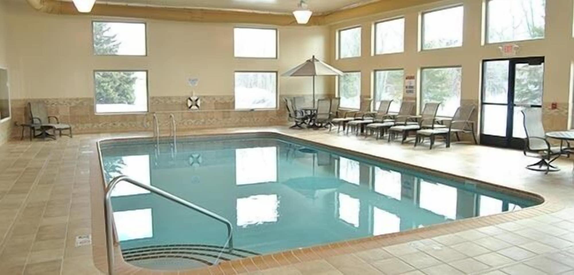 Vista Piscina C'mon Inn Thief River Falls