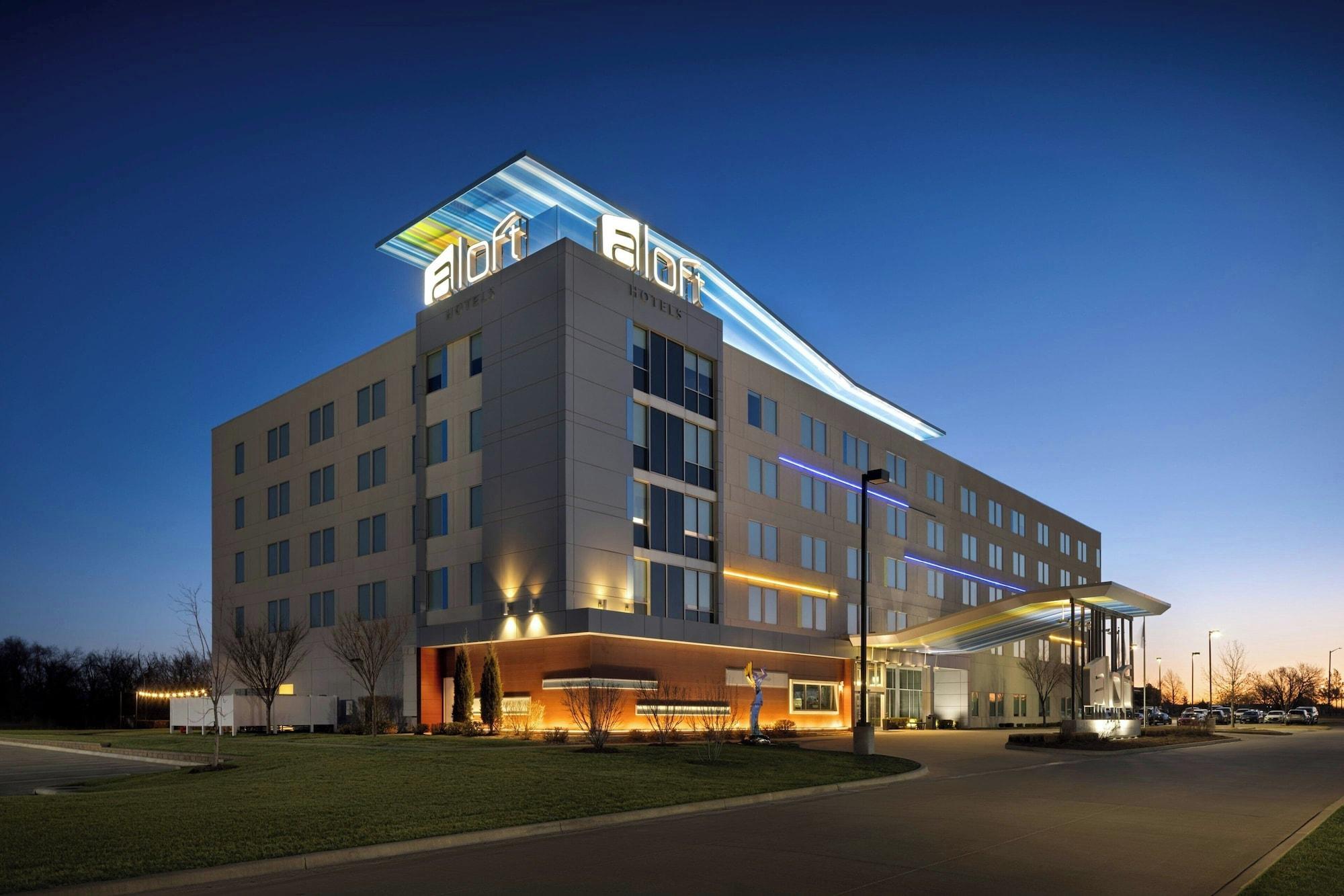 Vista Exterior Aloft Wichita
