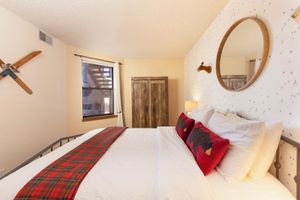 Alquiler Vacacional - Frisco Gateway to Skiing: Min to Breck + Keystone, Hot Tubs, Pickleball, Sauna
