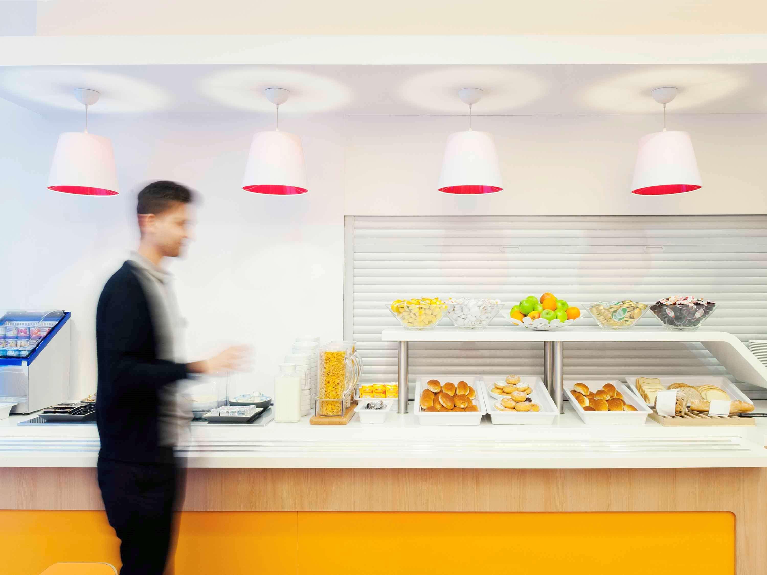 Vista Exterior ibis budget Antwerpen Centraal Station