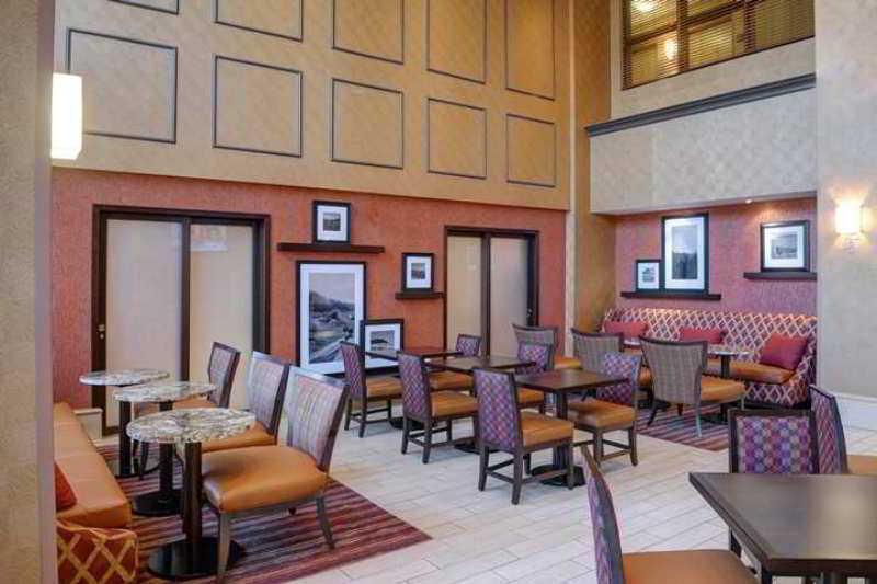 Vista Exterior Hampton Inn & Suites by Hilton Langley-Surrey