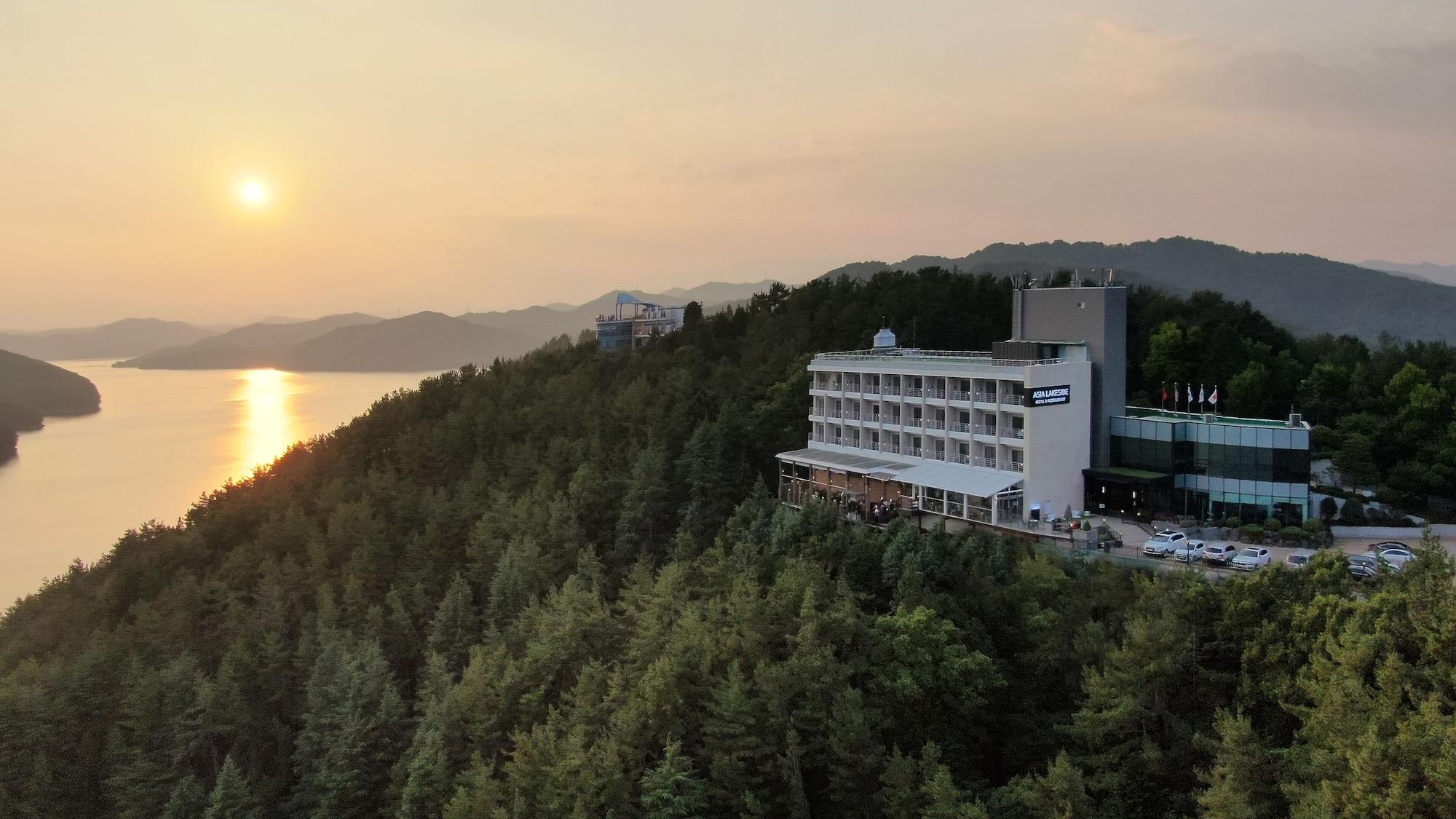 Vista Exterior Asia Lakeside Hotel