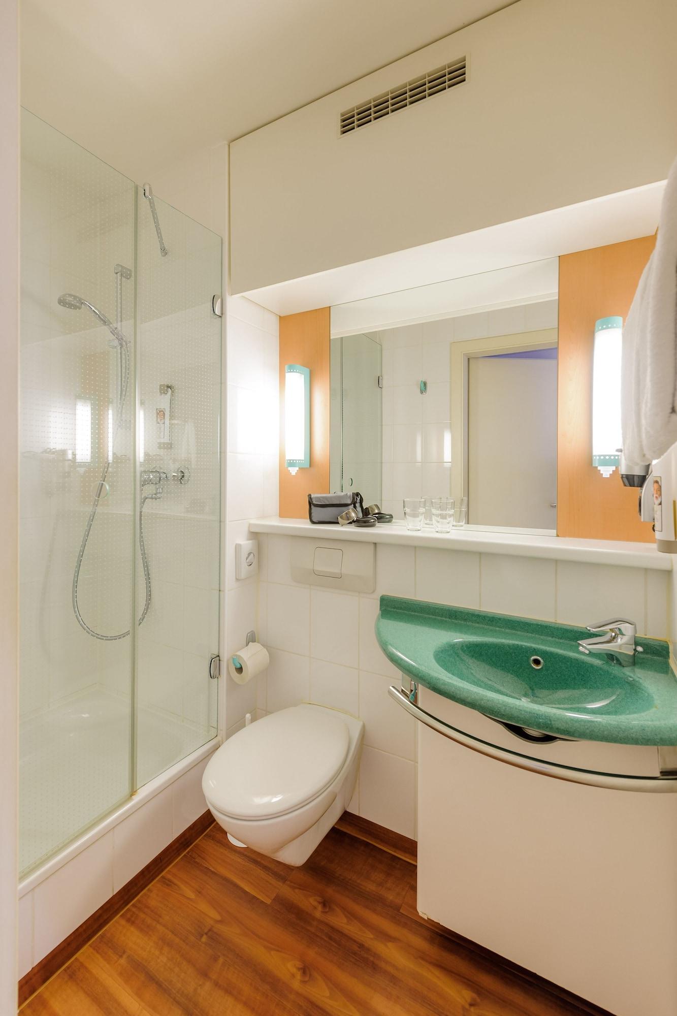 Equipamiento de Habitación B&B HOTEL München-Schwabing