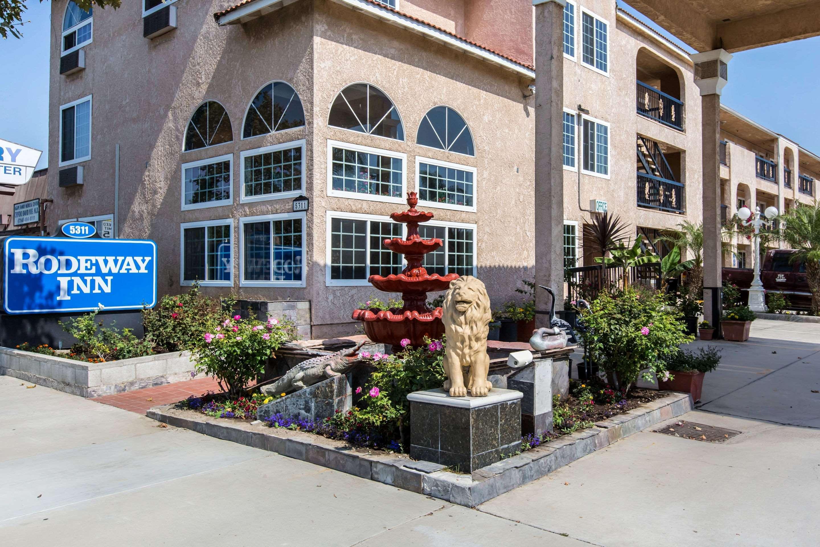 Vista Exterior Rodeway Inn Cypress