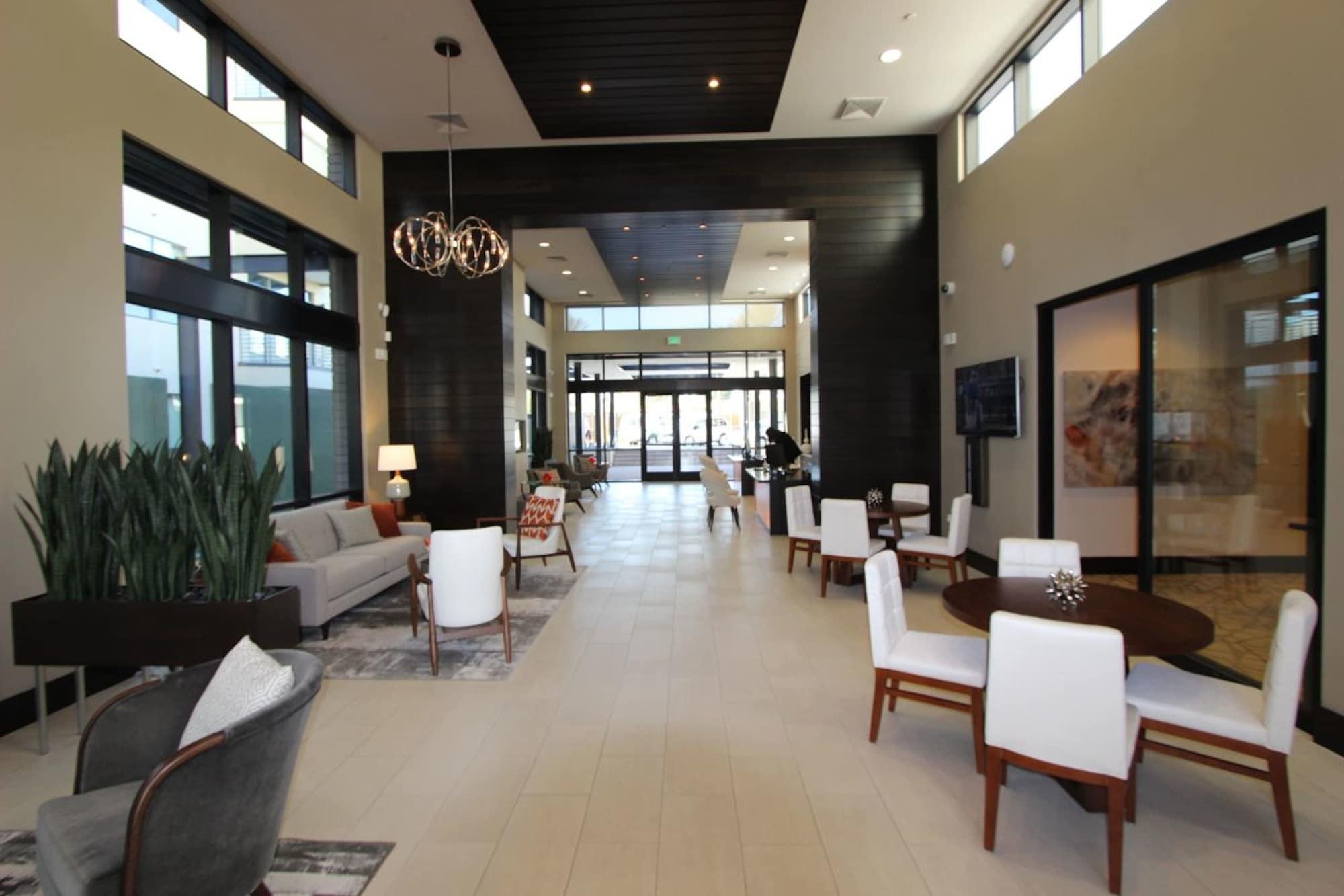 Vista Lobby The Stay in Old Town