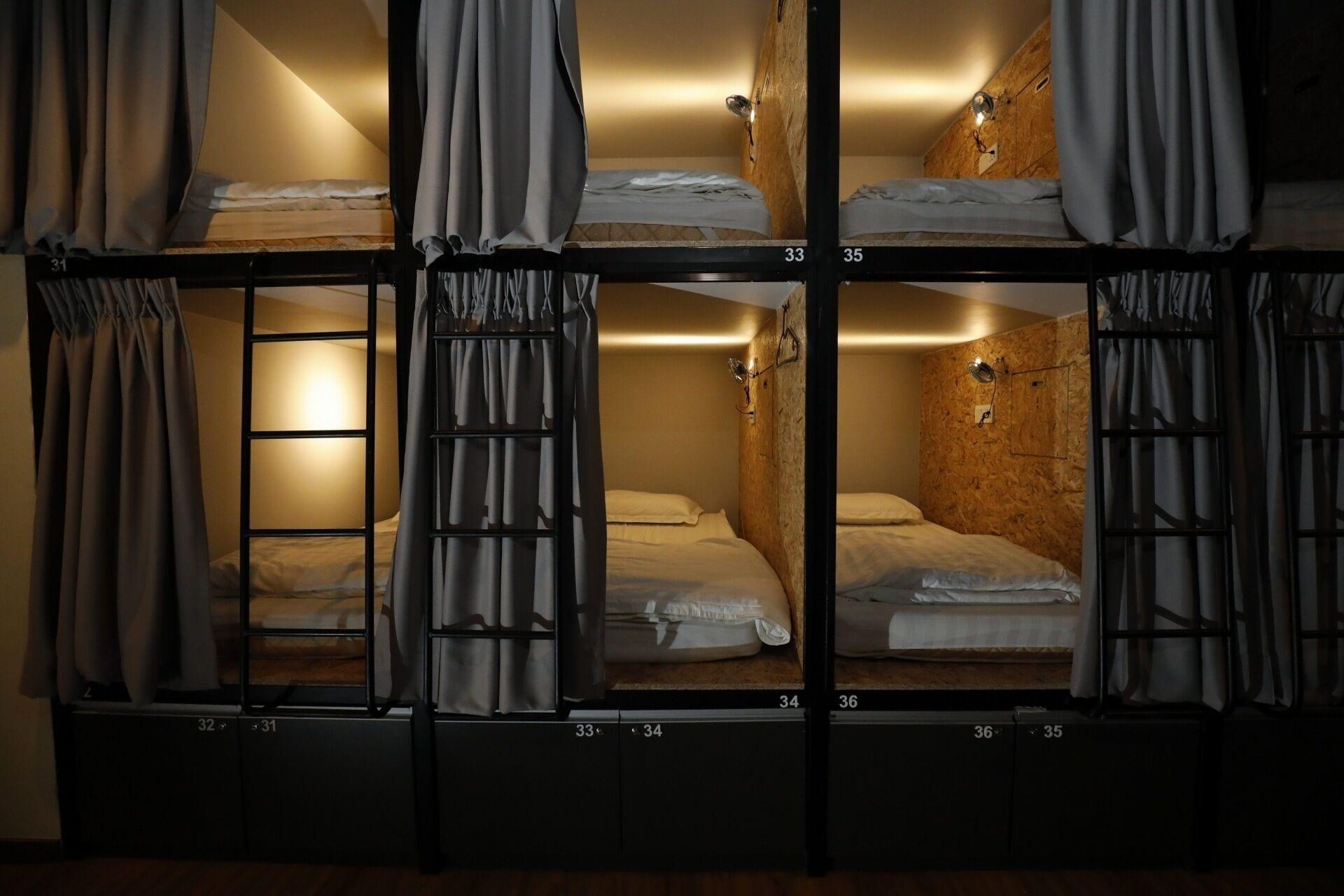 Varios Sleepbox Hotel - Hostel