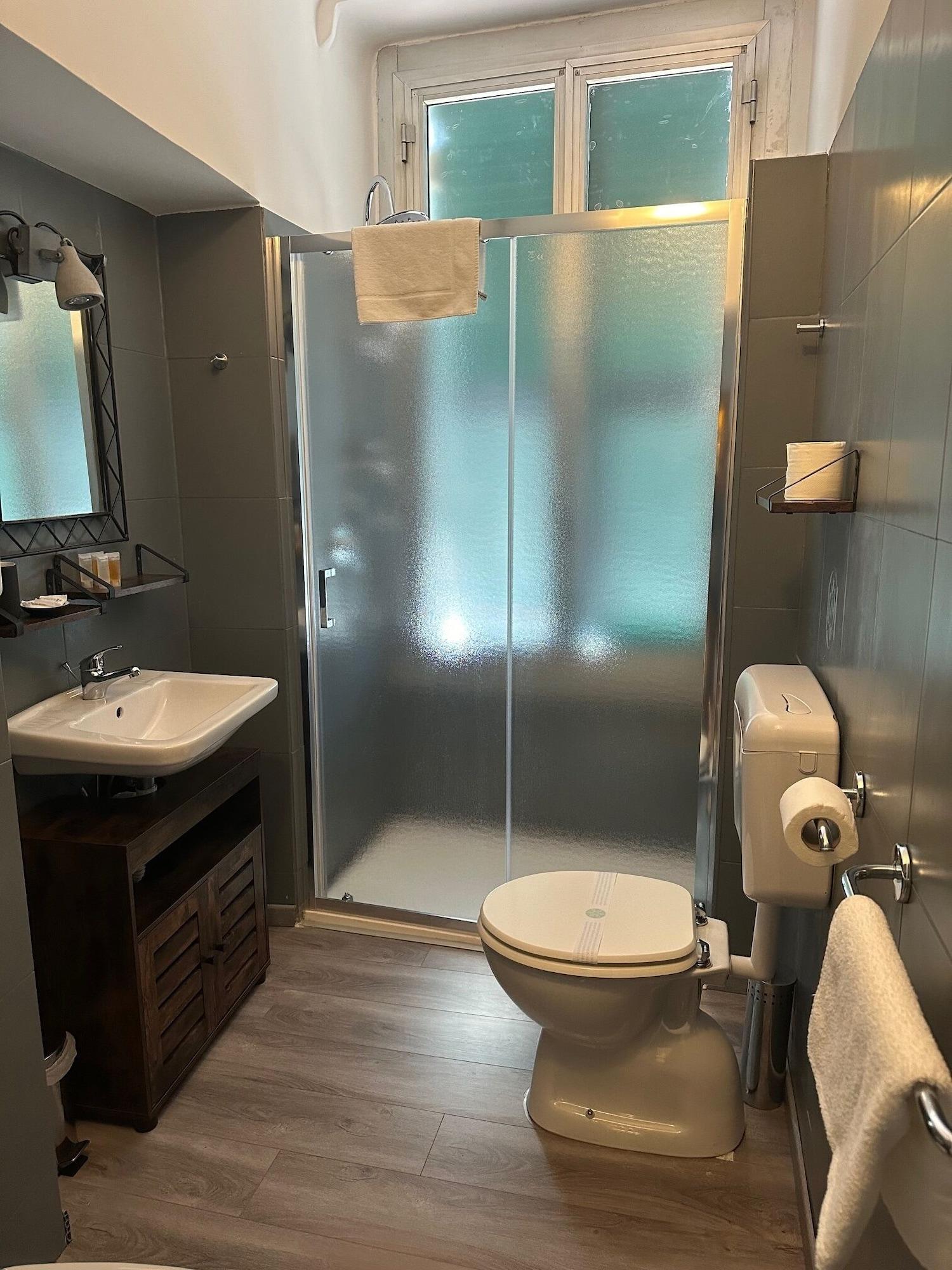 Equipamiento de Habitación RED AND BLUES MUSIC HOTEL GENOVA