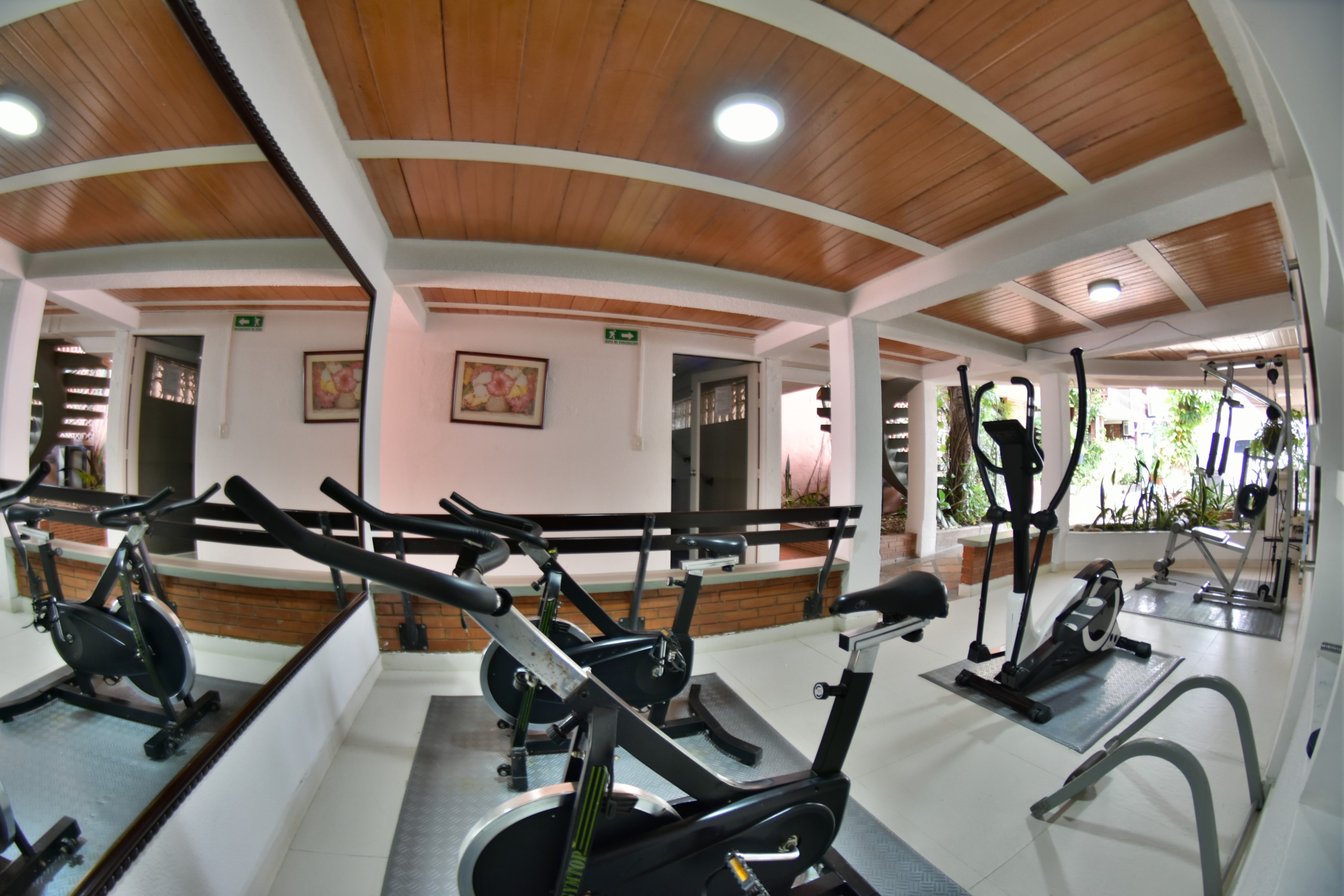 Gimnasio Hotel Camoruco
