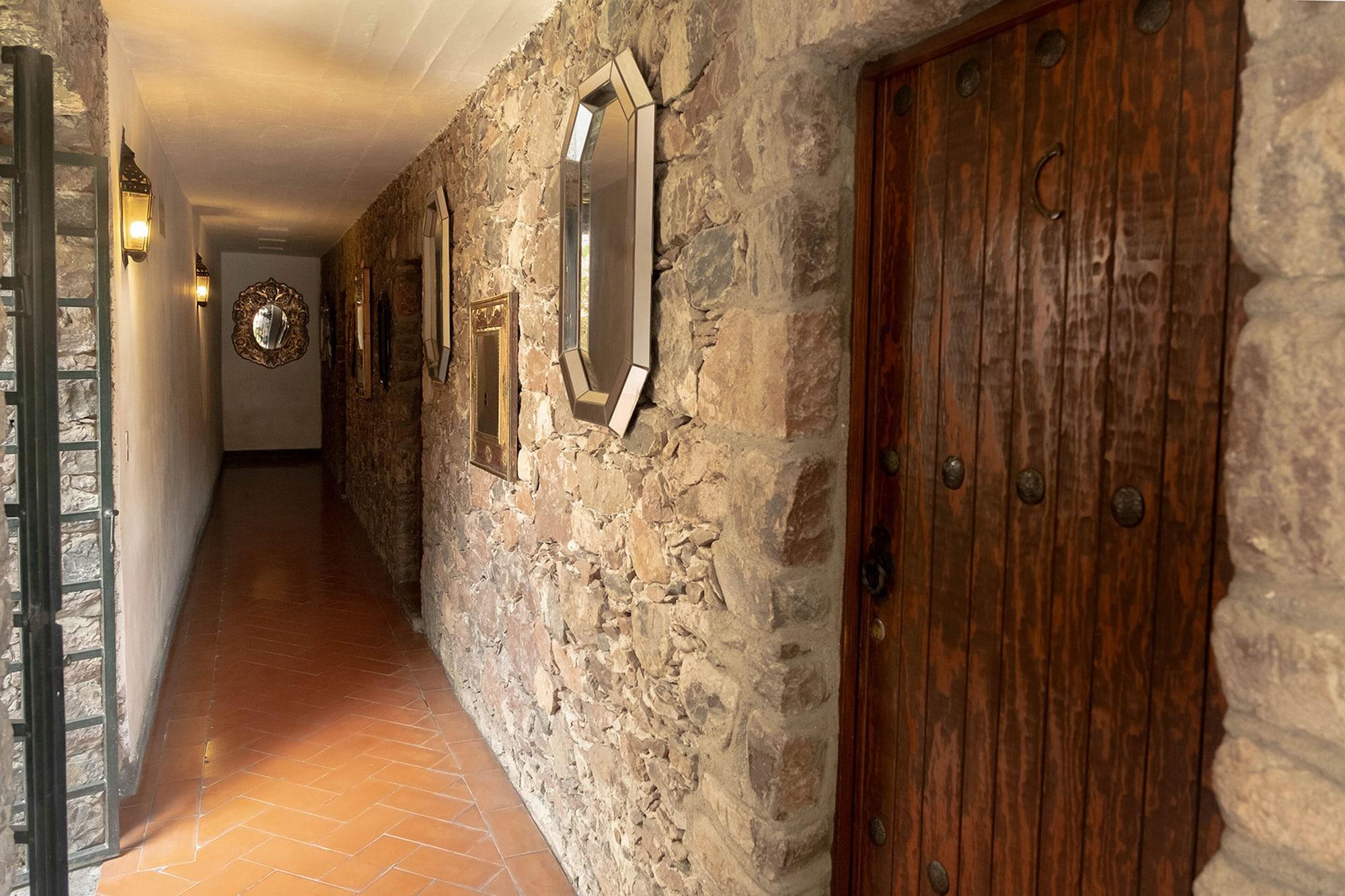Varios Hotel Layseca