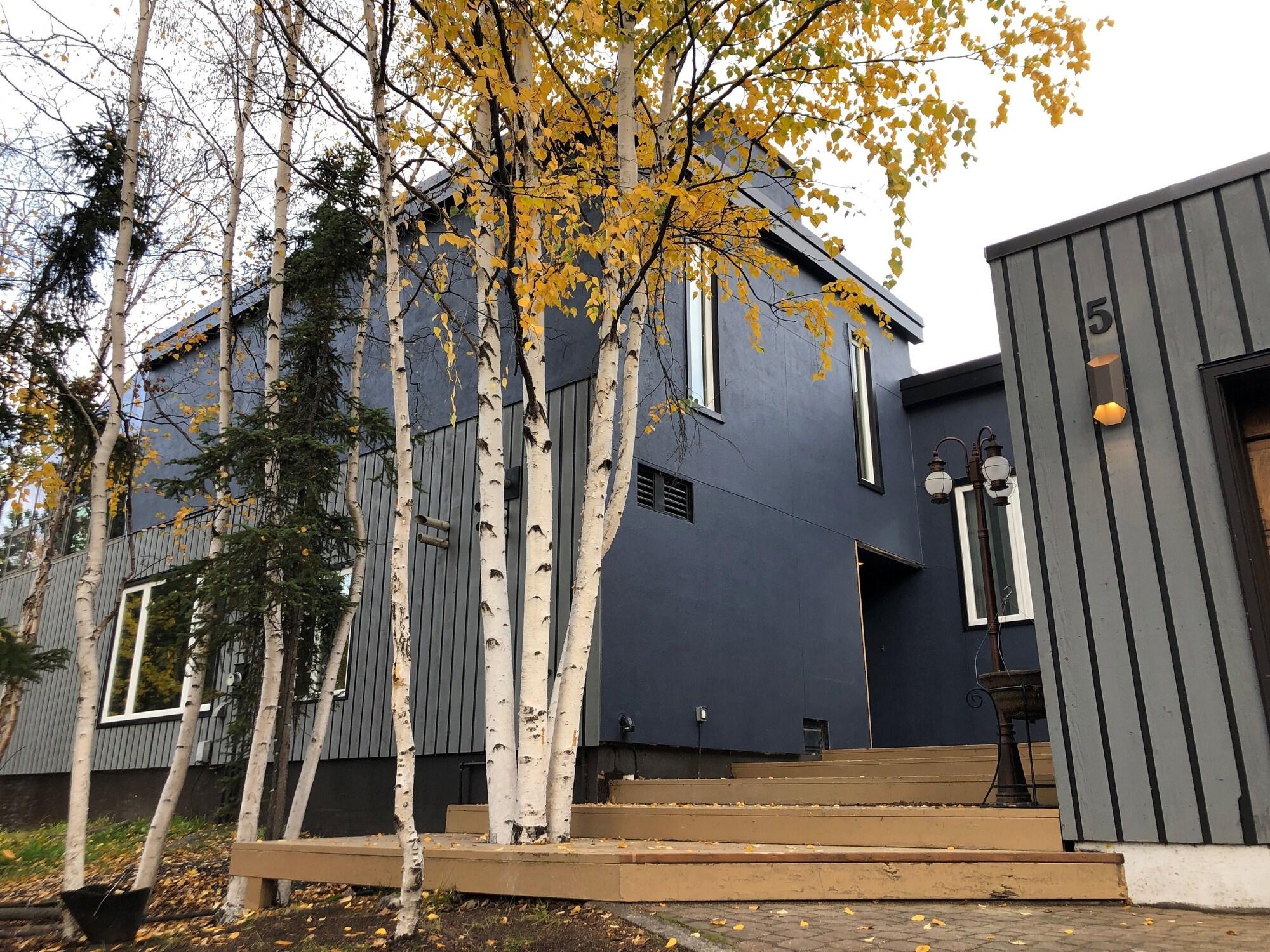 Vista Exterior Hacho House Yellowknife