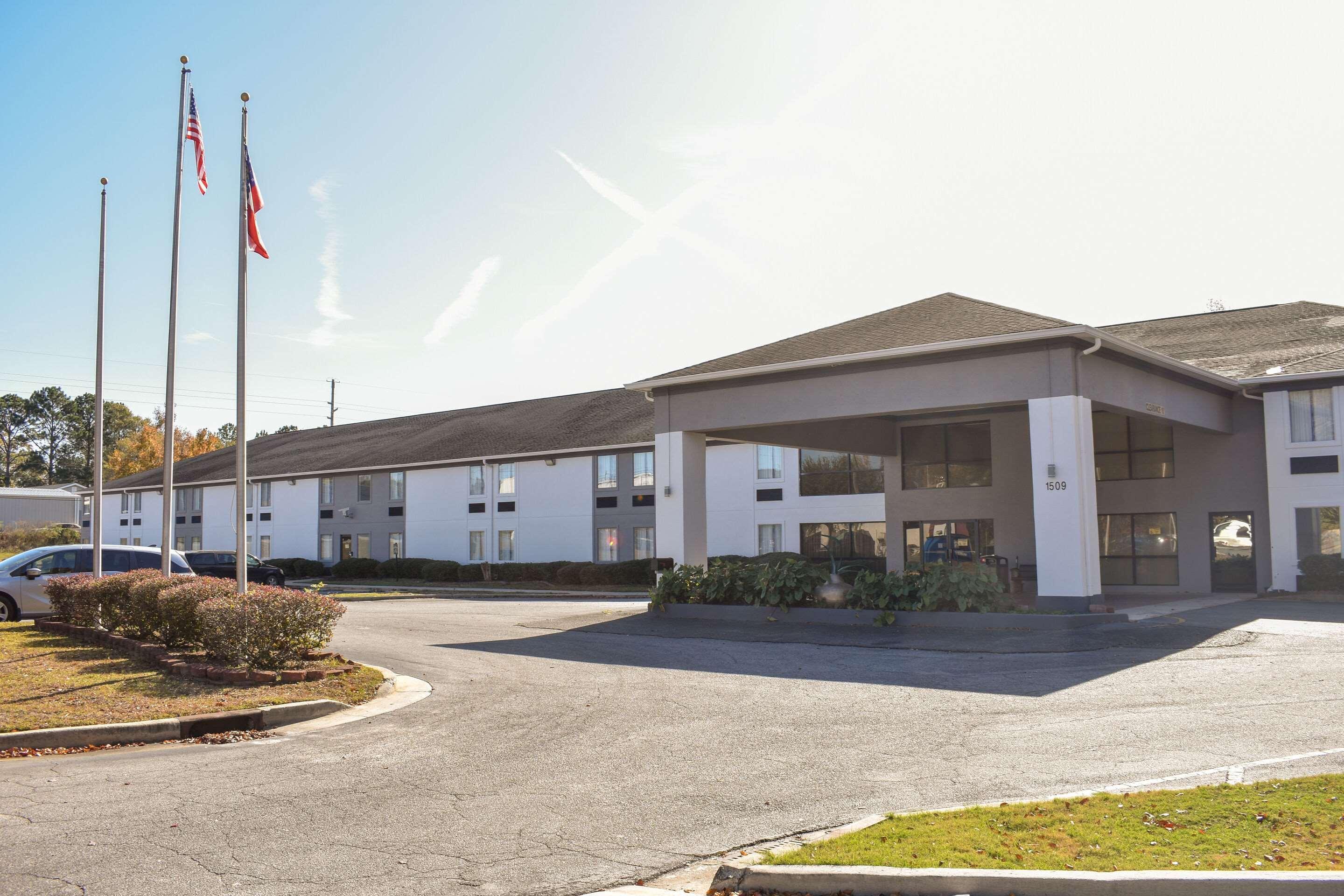 Vista Exterior Clarion Pointe Vidalia - Lyons West