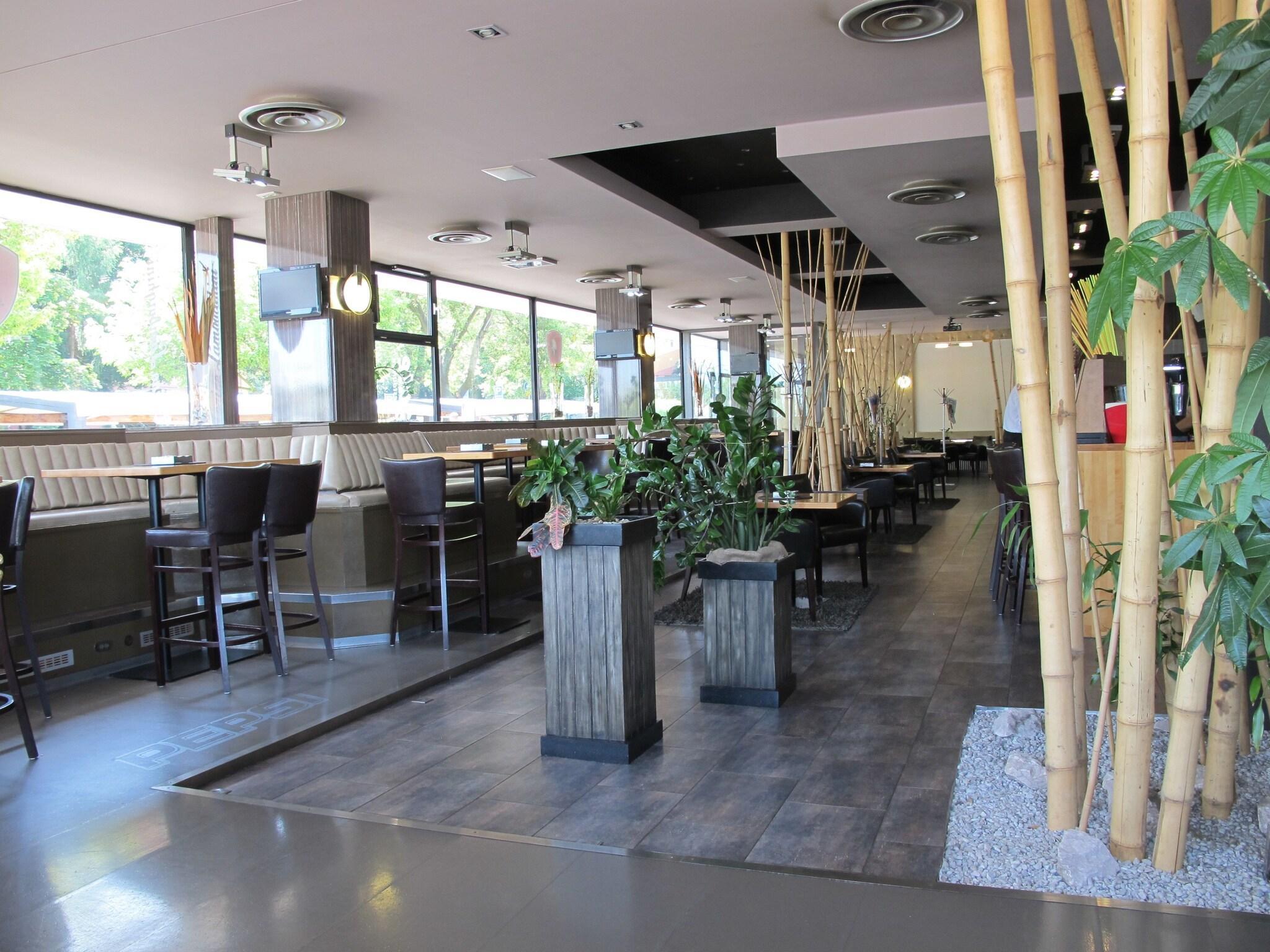 Bar/Salón Hotel Kapitol