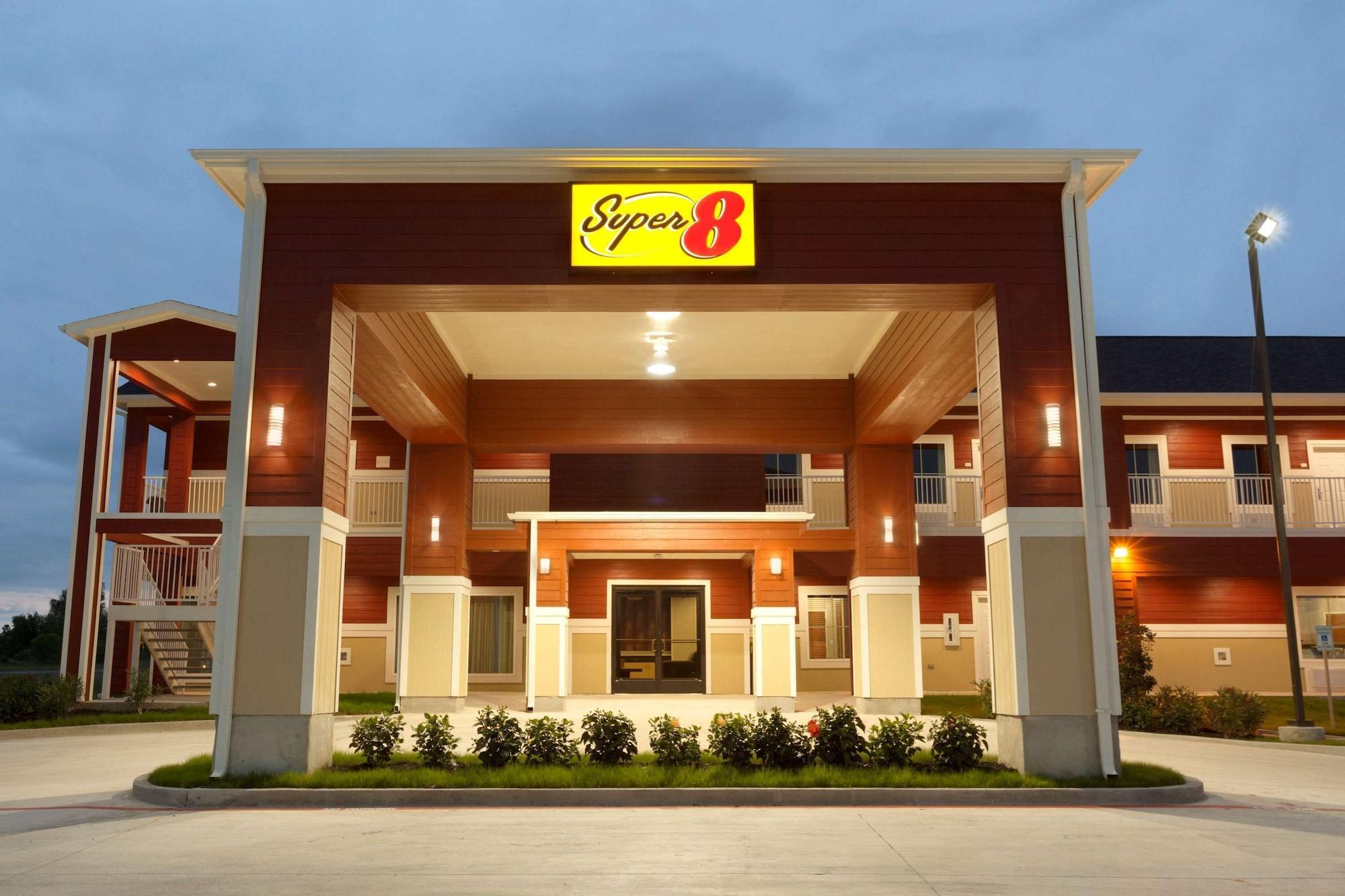 Varios Super 8 by Wyndham Carrizo Springs