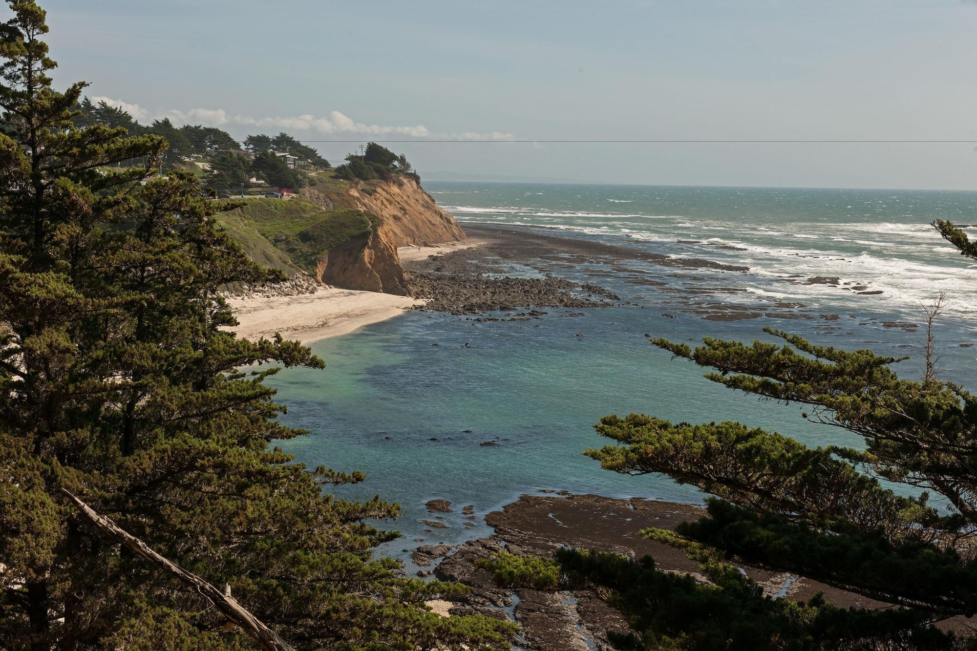 Playa Seal Cove Inn