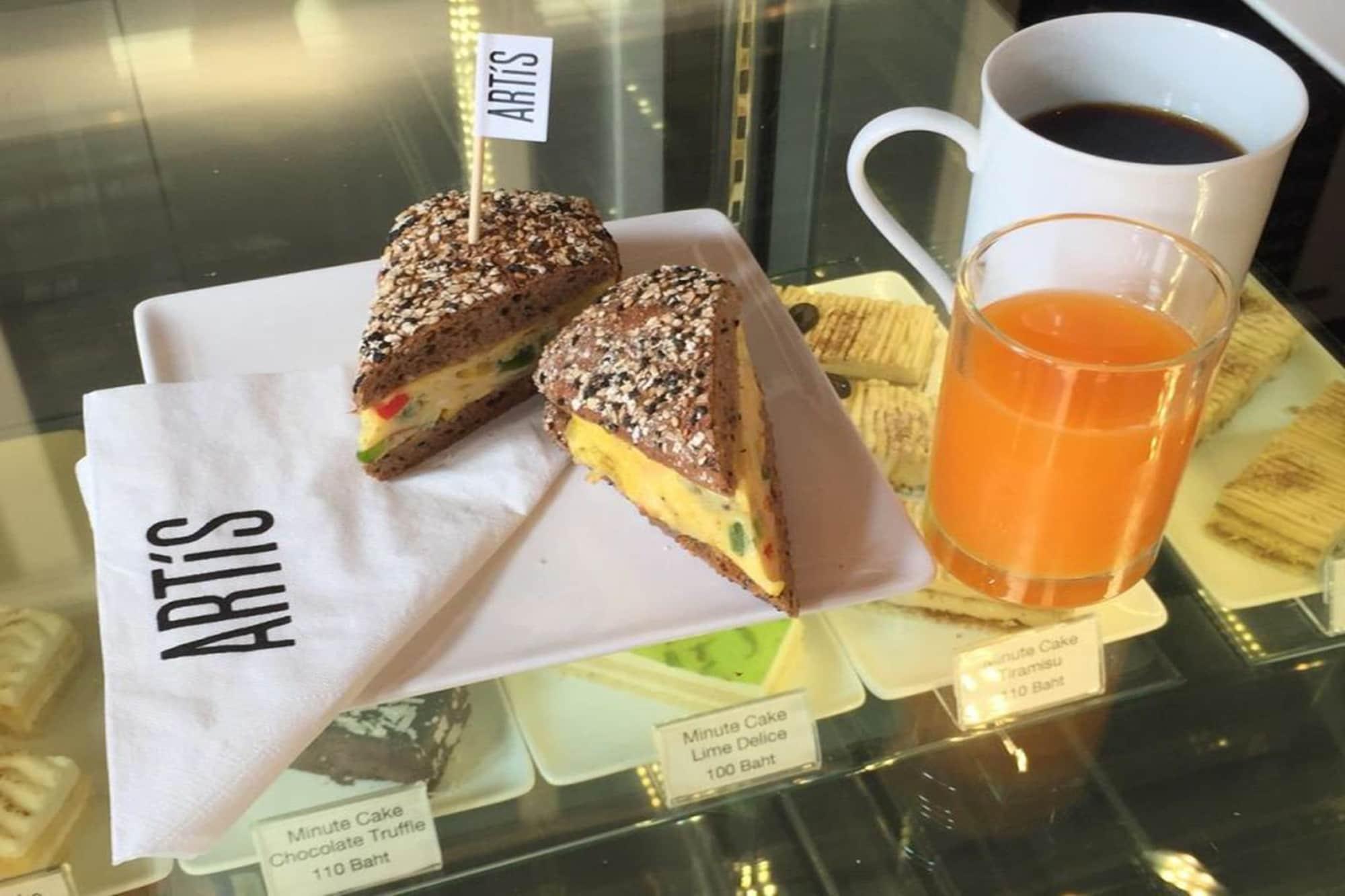 Bar/Salón White House Asoke Sukhumvit 18