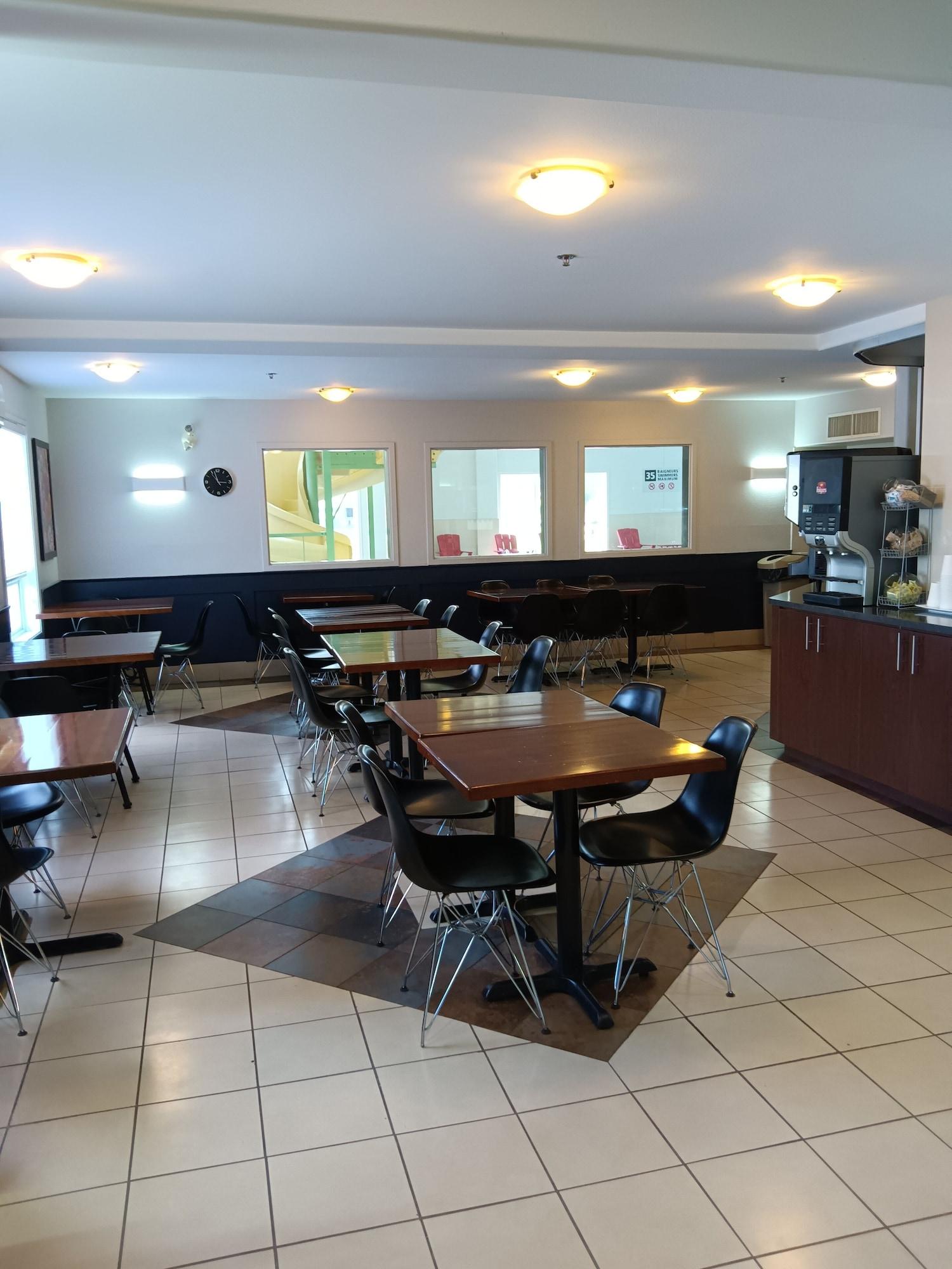 Restaurant Super 8 by Wyndham St-Jerome