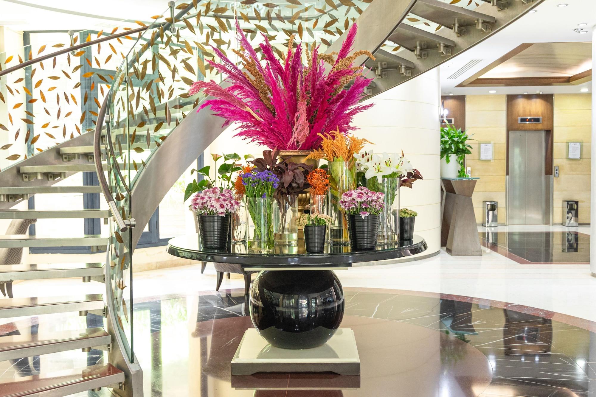 Vista Lobby Crowne Plaza Hotel Beirut by IHG