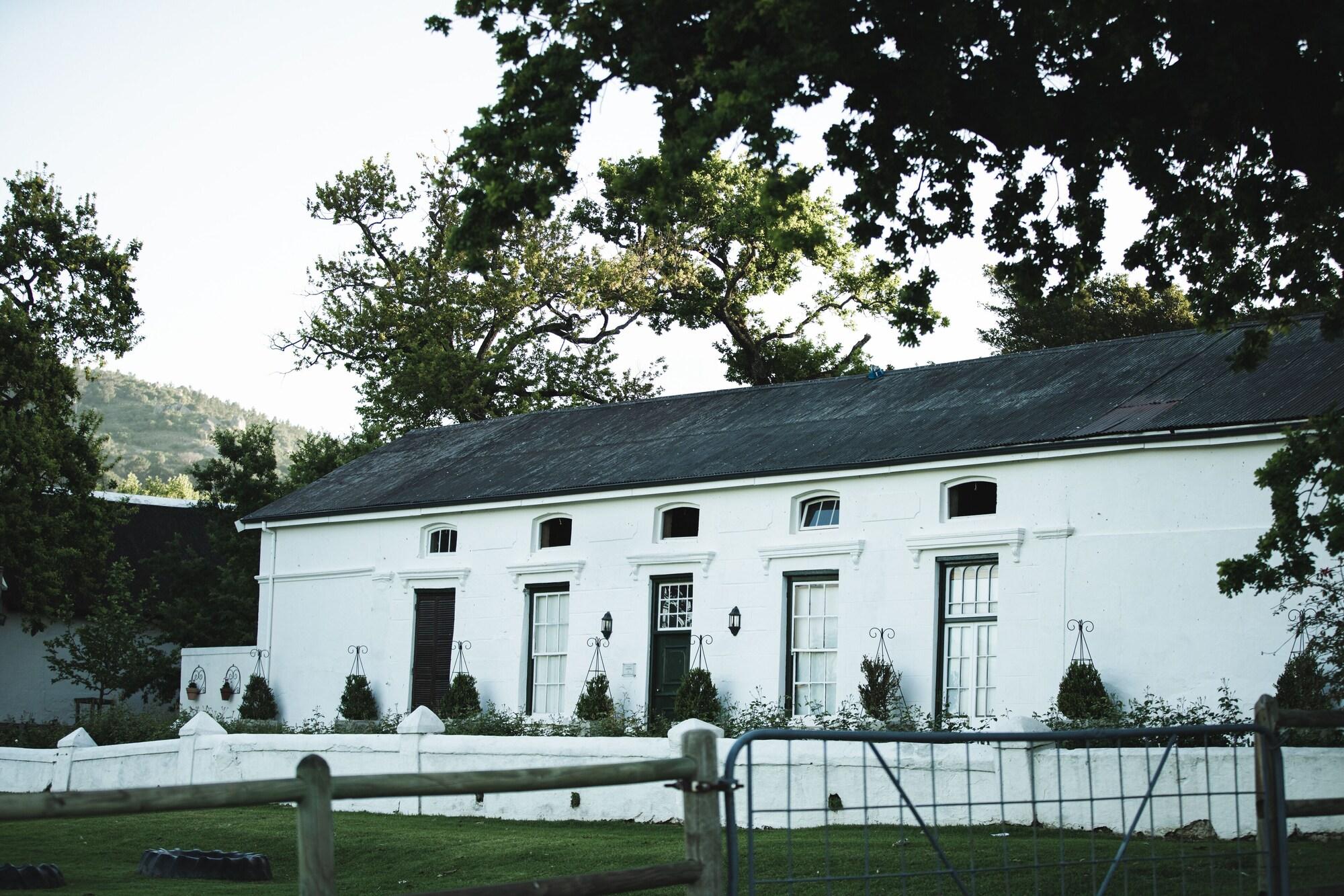 Vista Exterior Under Oaks Guesthouse