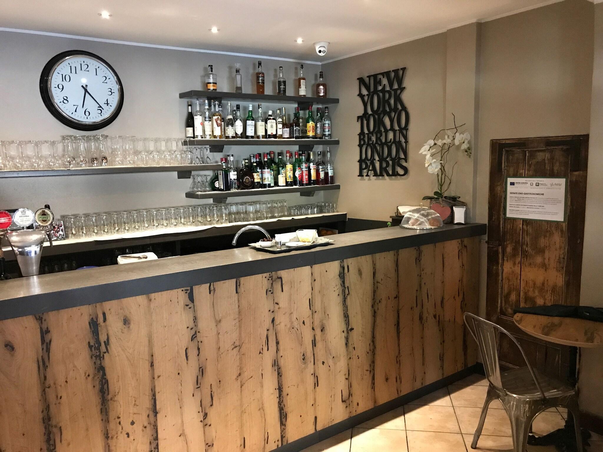 Bar/Salón Albergo Ristorante Della Torre