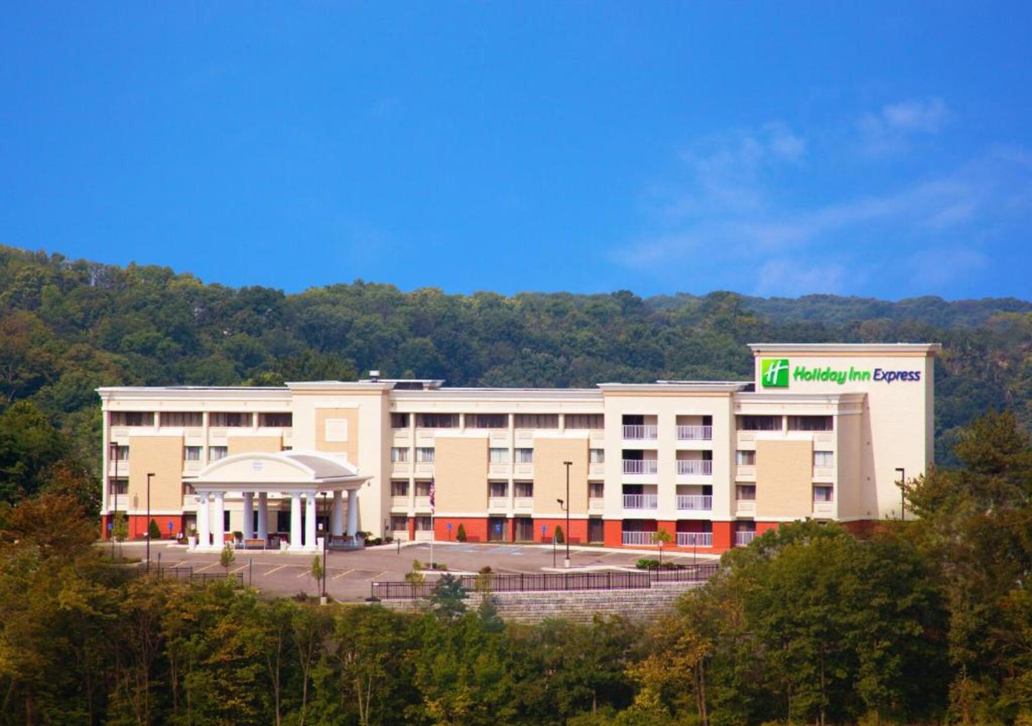 Vista Exterior Holiday Inn Express Cincinnati West