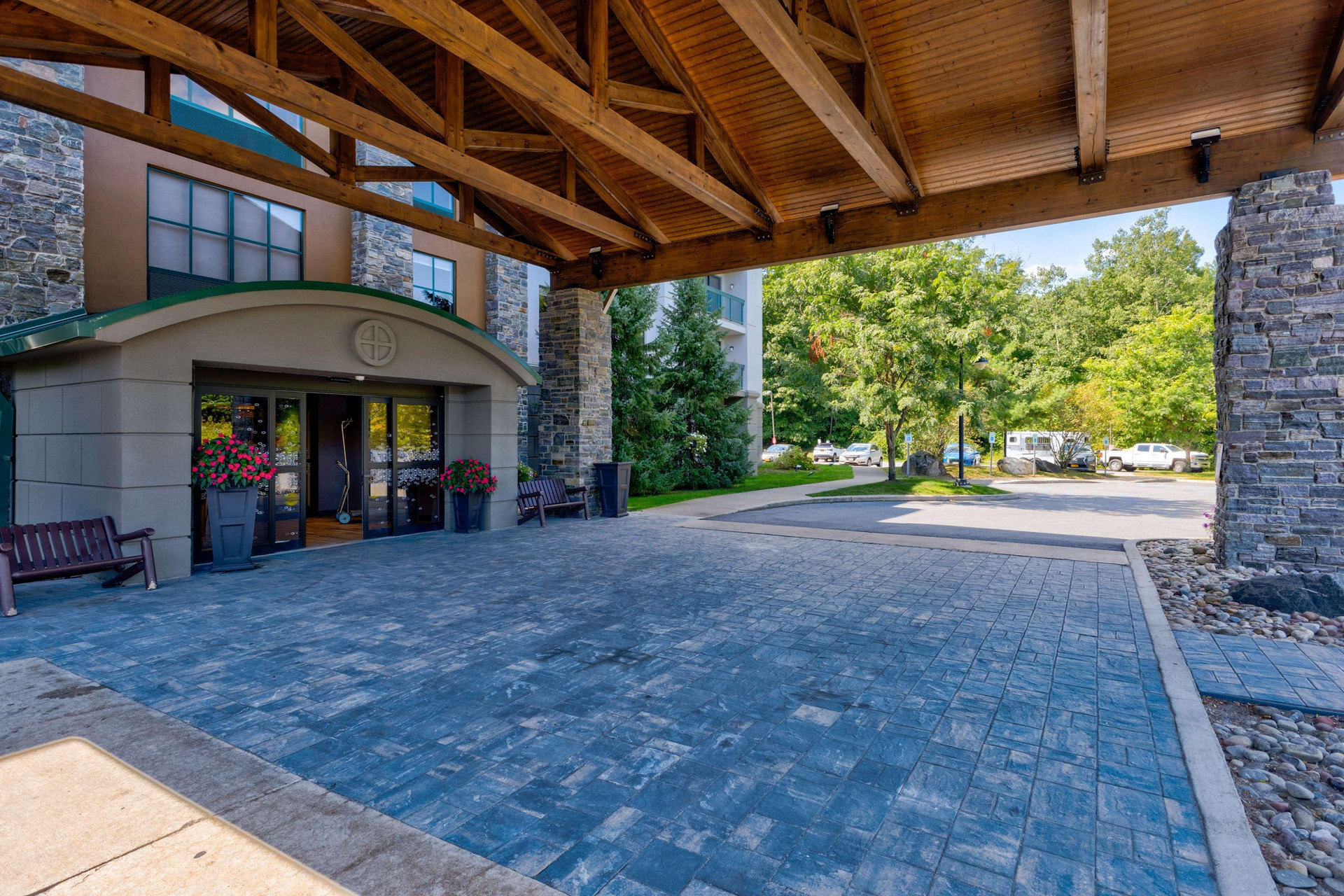 Vista Exterior Hampton Inn & Suites Lake George