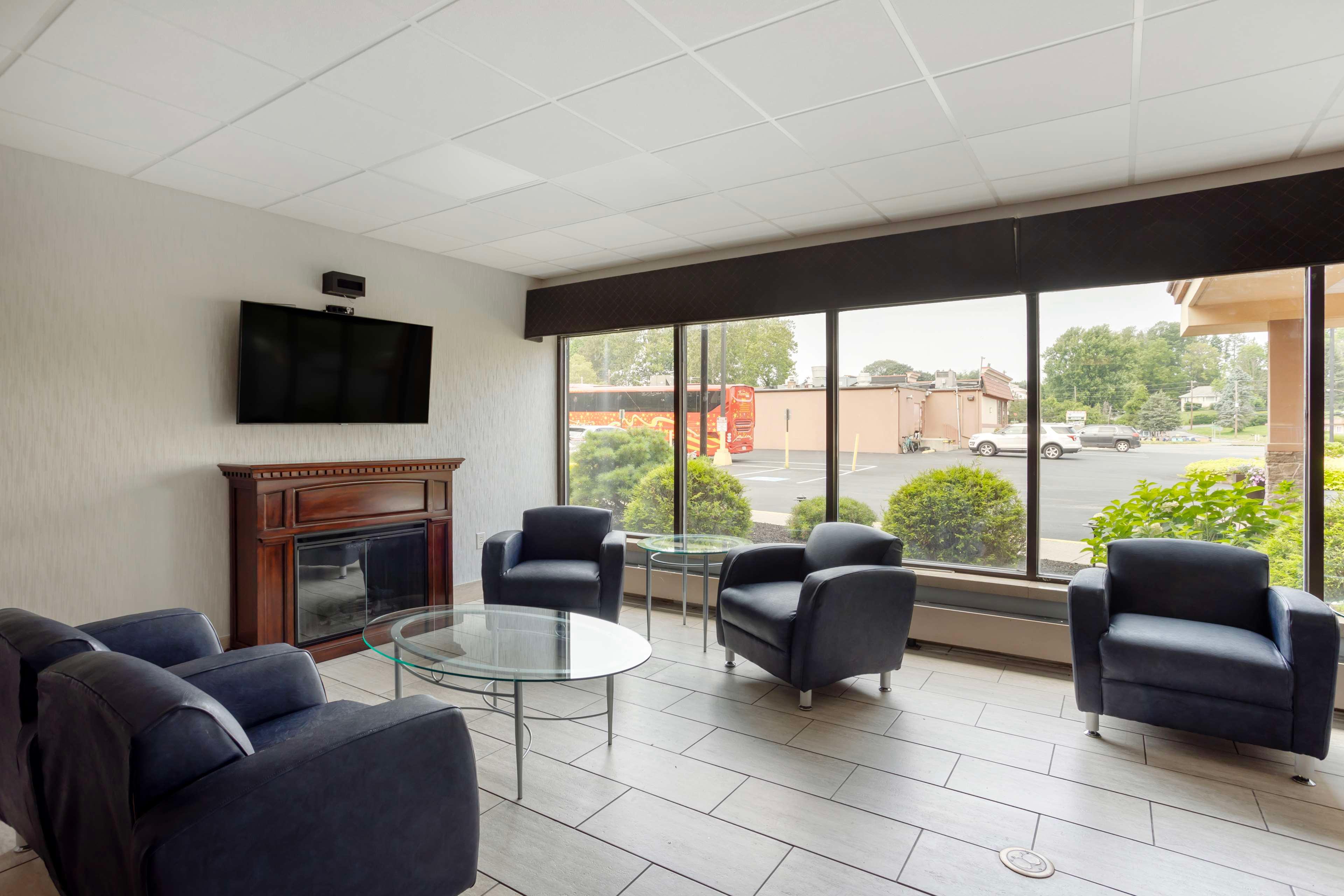 Vista Lobby Best Western Plus Reading Inn & Suites