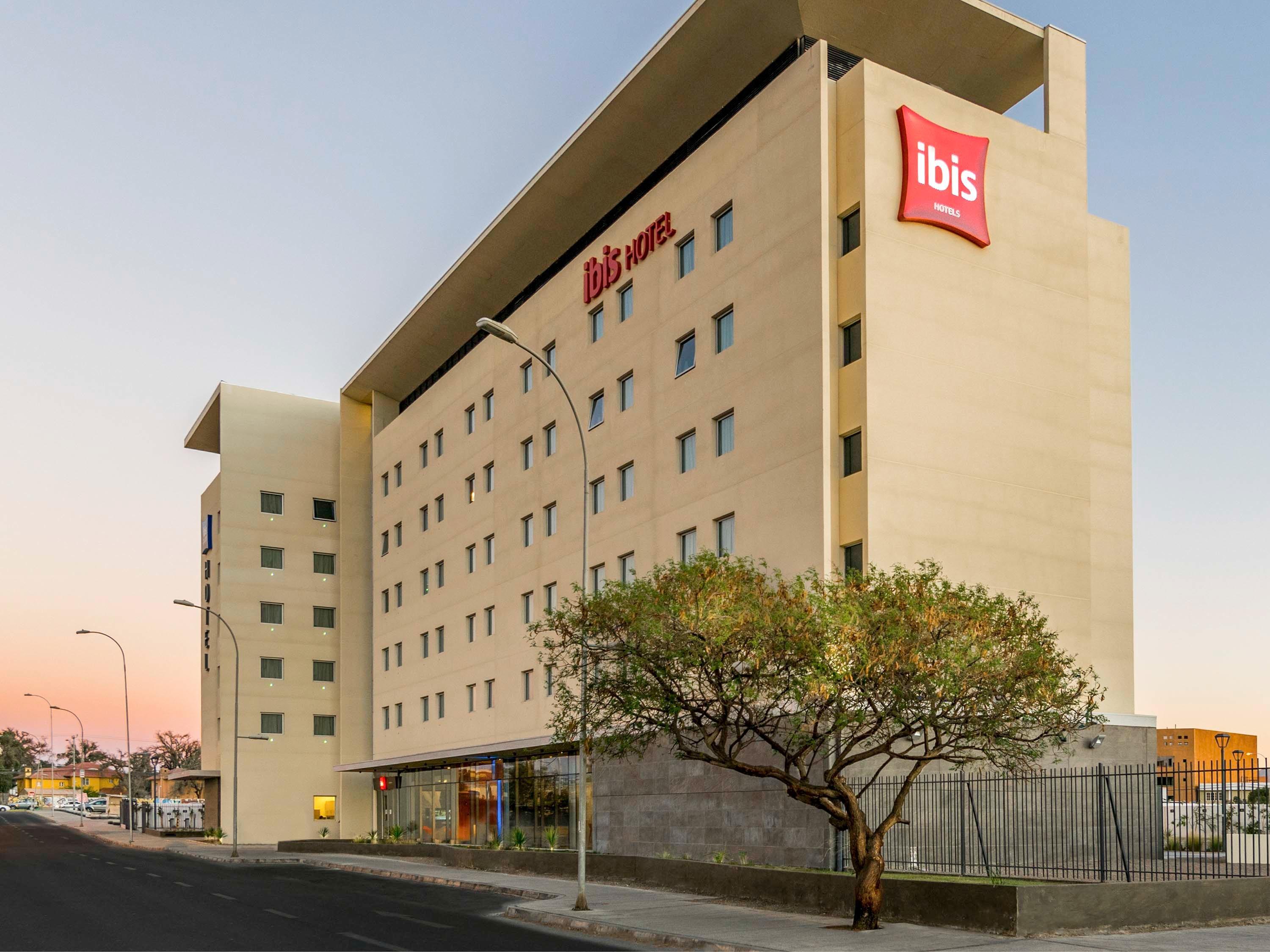 Vista Exterior ibis Calama