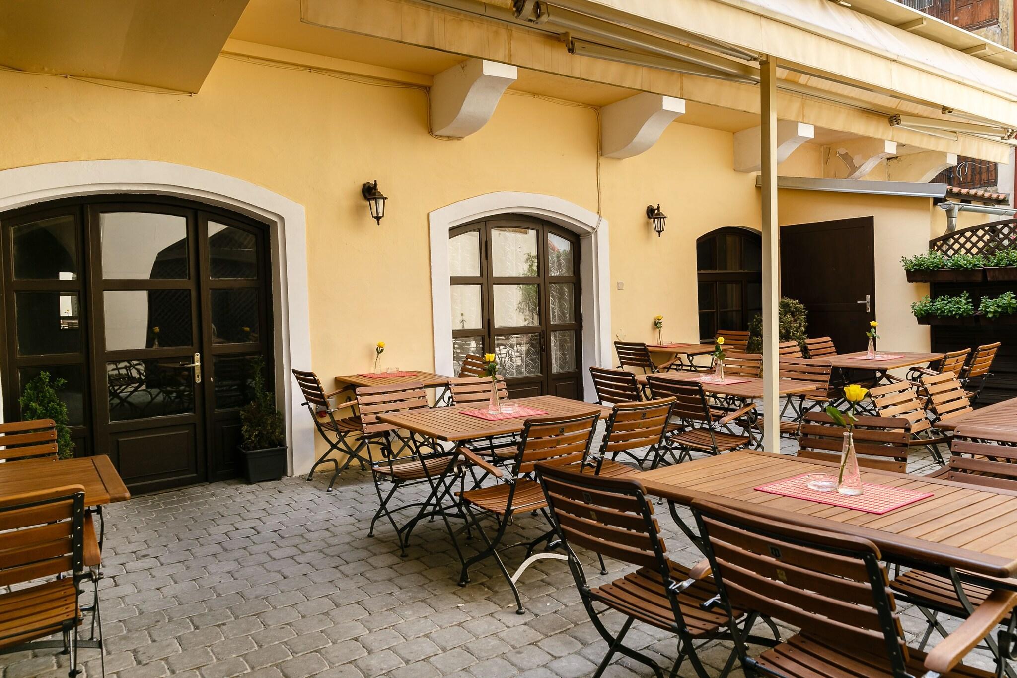 Varios Pension U Lilie