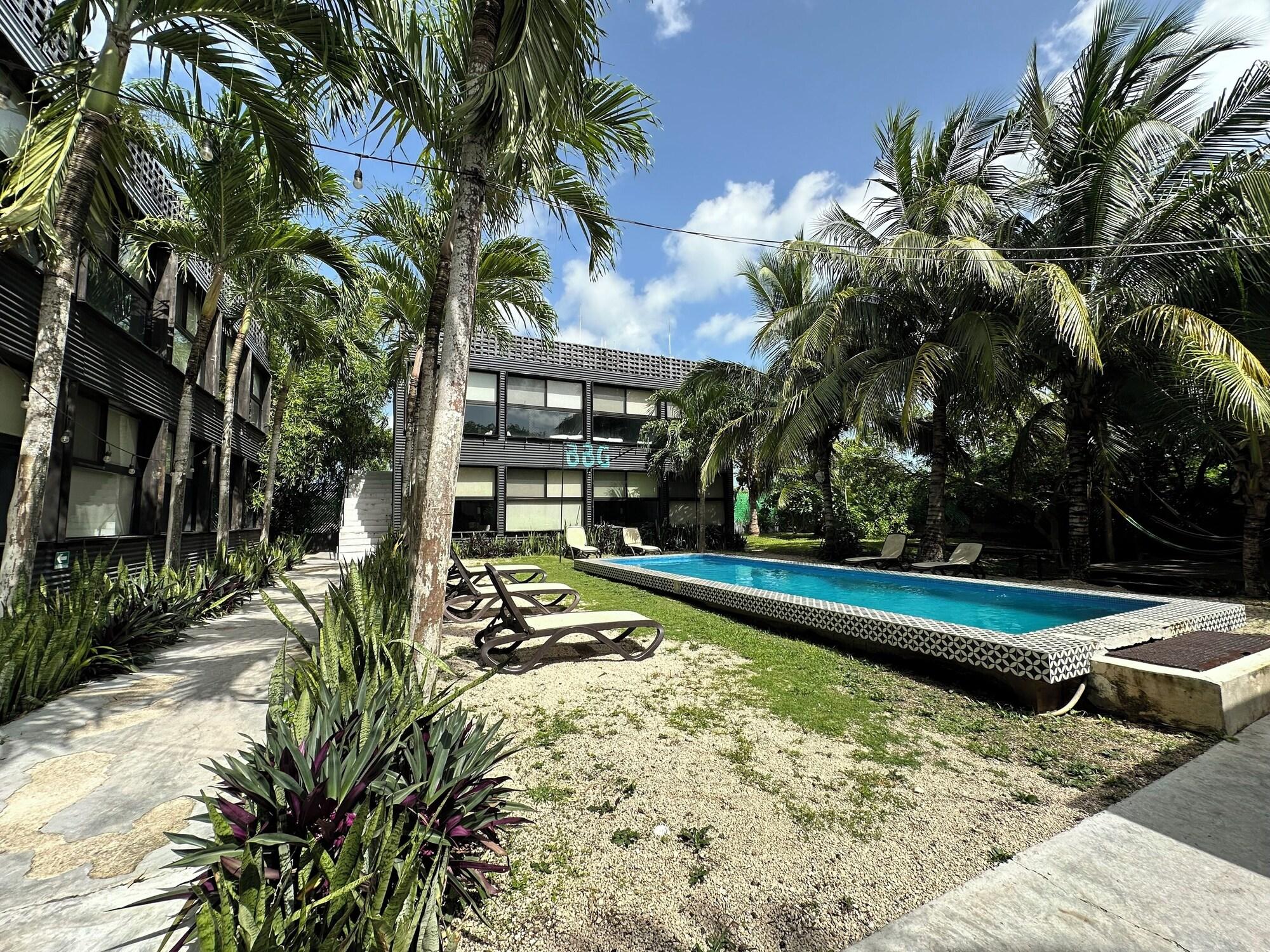 Varios Bacalar 102 Hotel