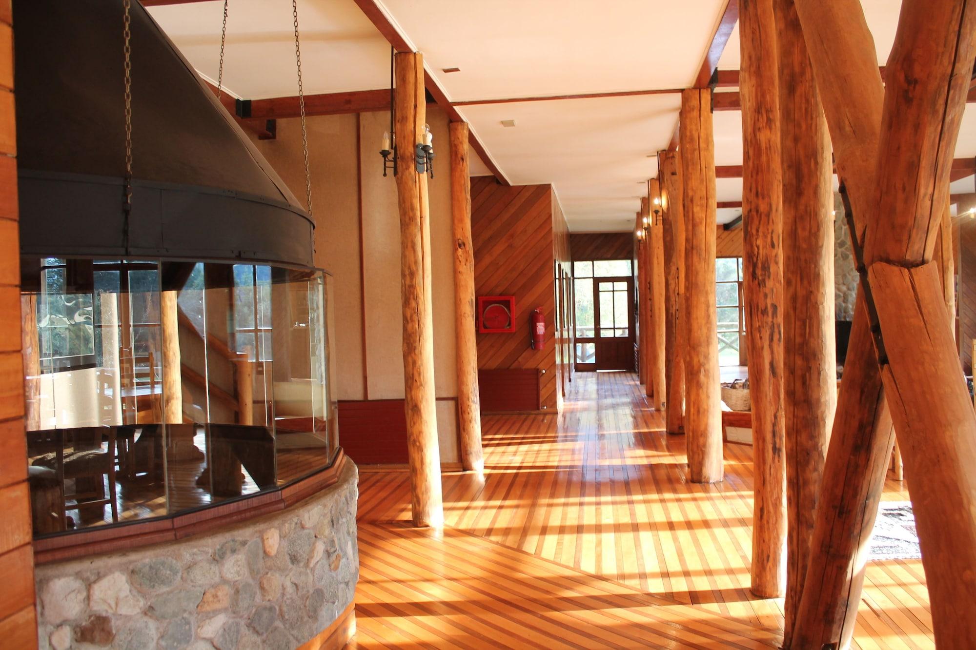 Vista Lobby Mitico Puelo Lodge