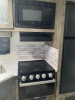 Alojamiento - Quiet Creekside Camp Out