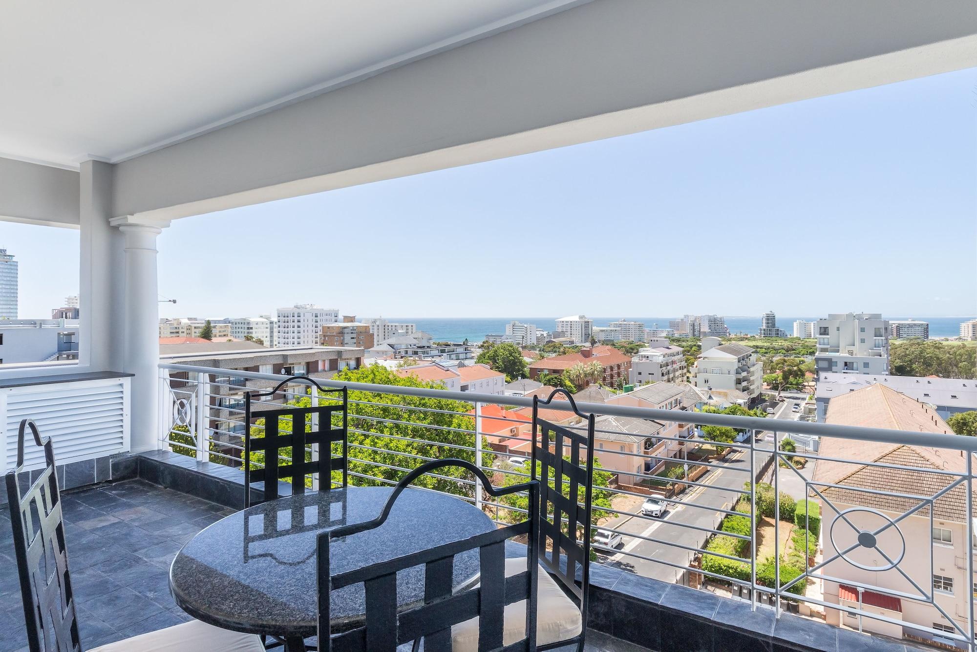 Playa Romney Park Luxury Apartments