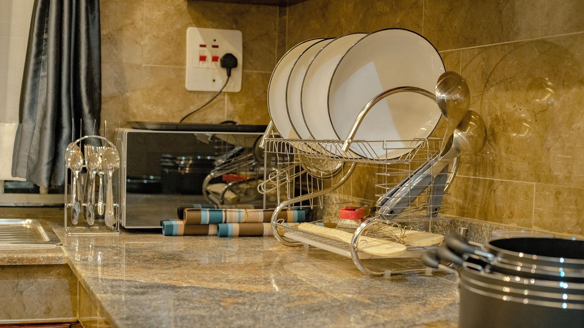 Equipamiento de Habitación Joshean fully furnished Apartments