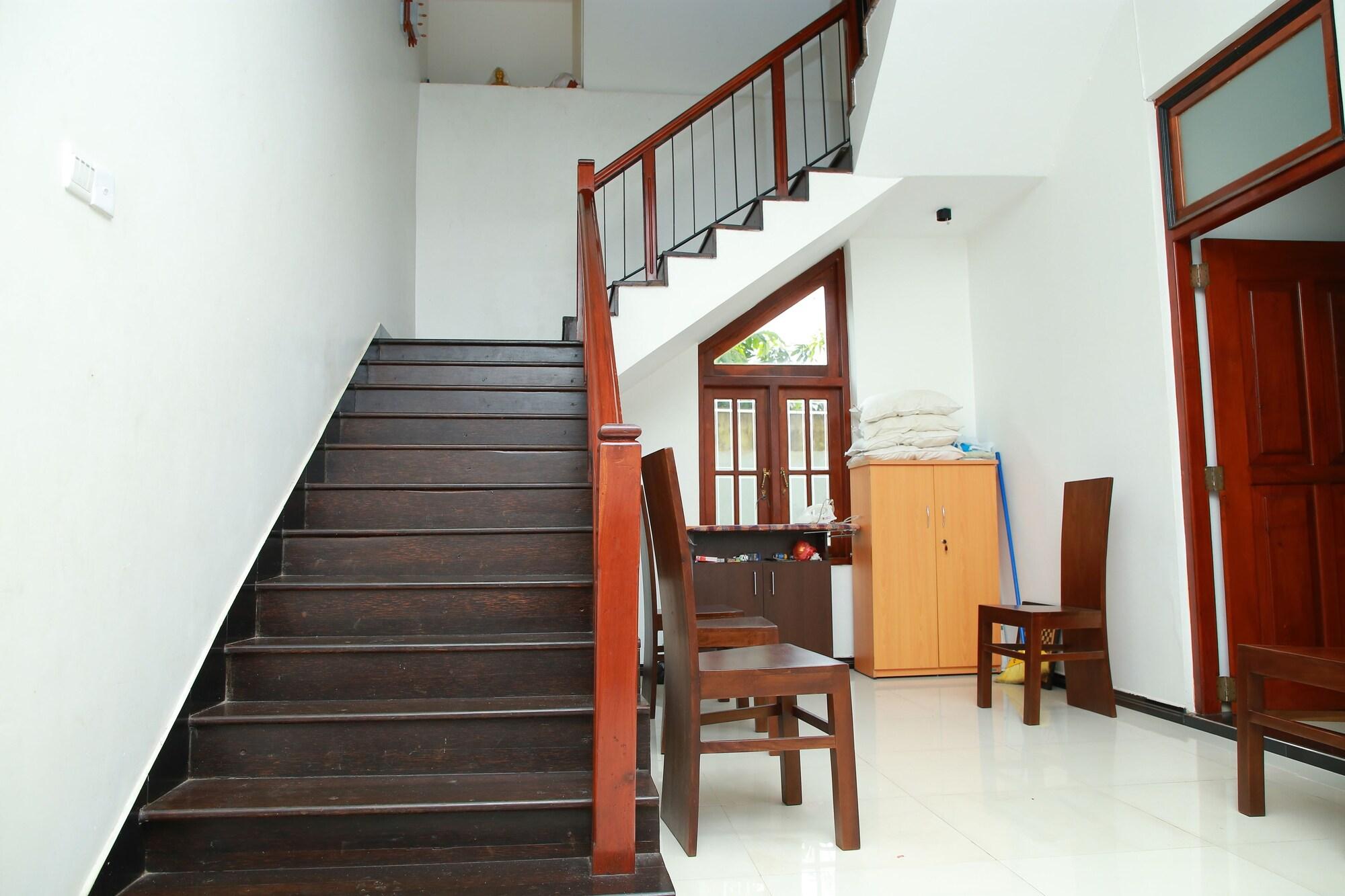 Vista Lobby Angel of Galle