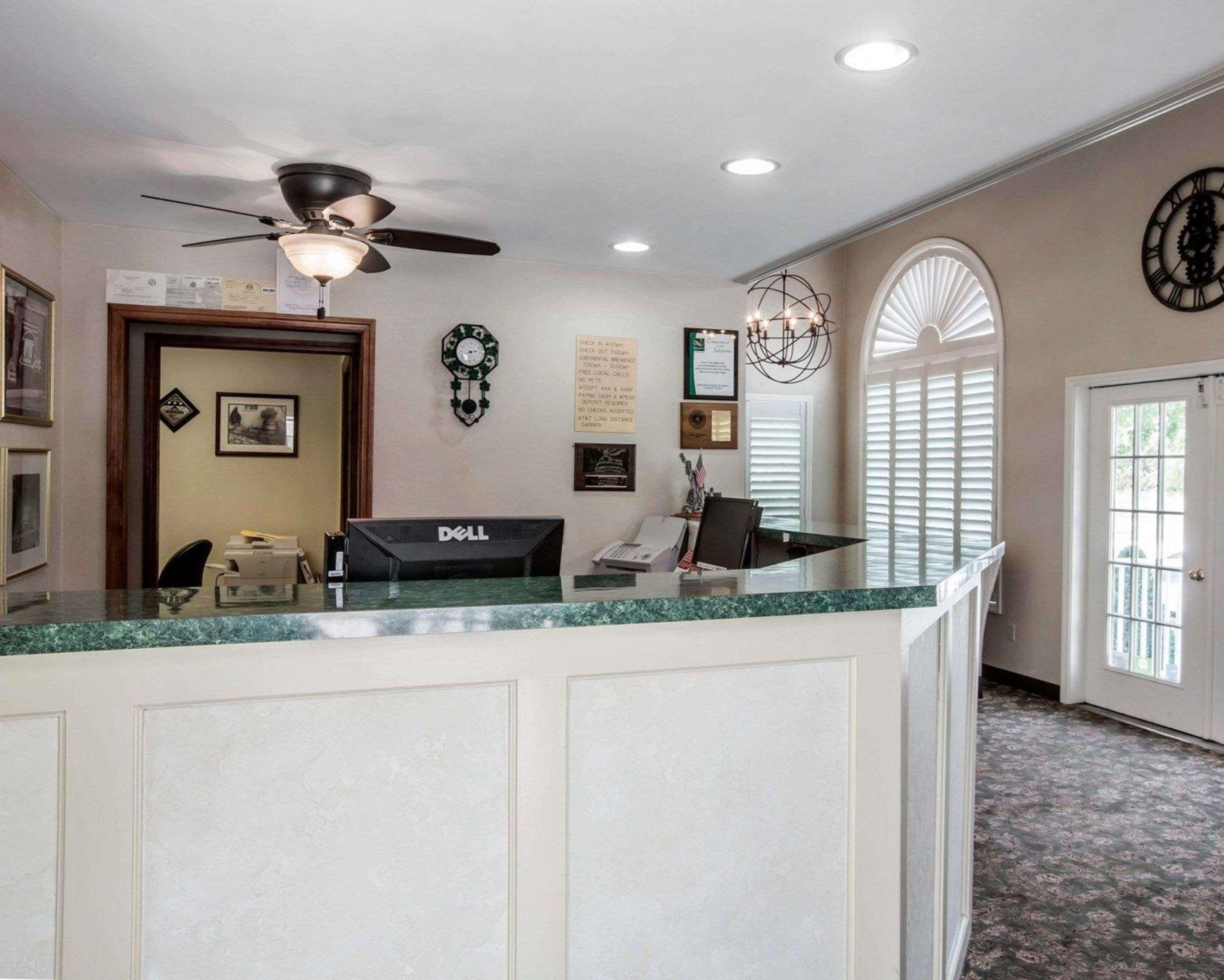 Vista Lobby Quality Inn Lake George