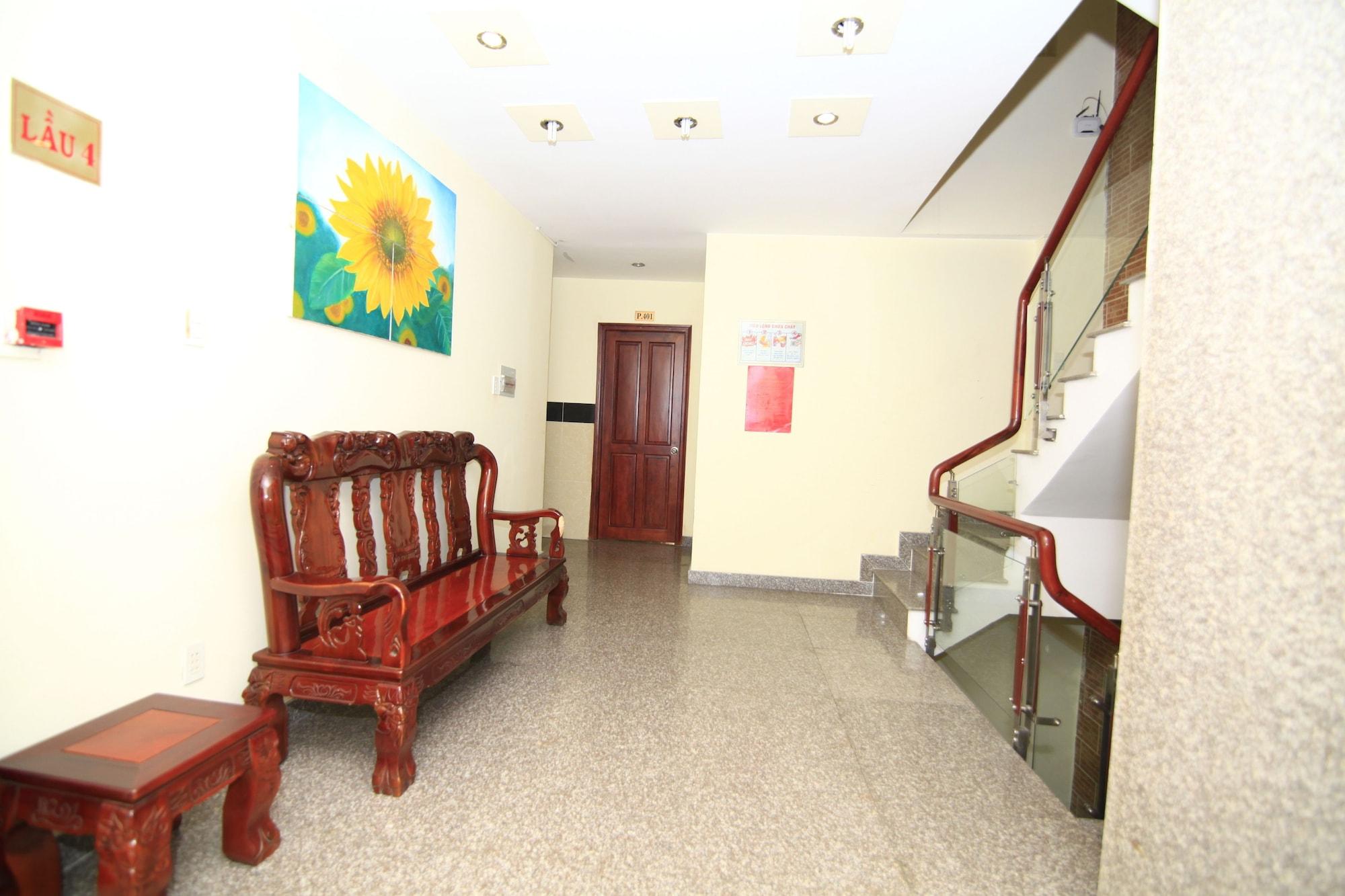 Varios Truong Giang Hotel