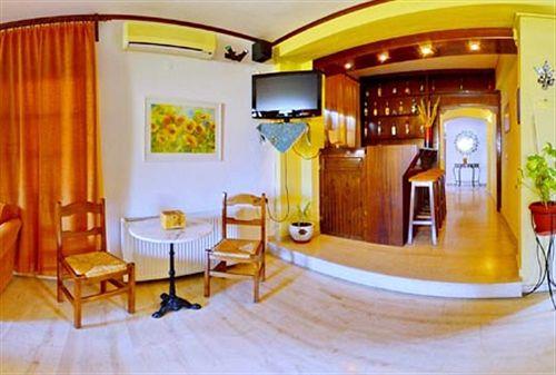 Bar/Salón Aretousa Hotel
