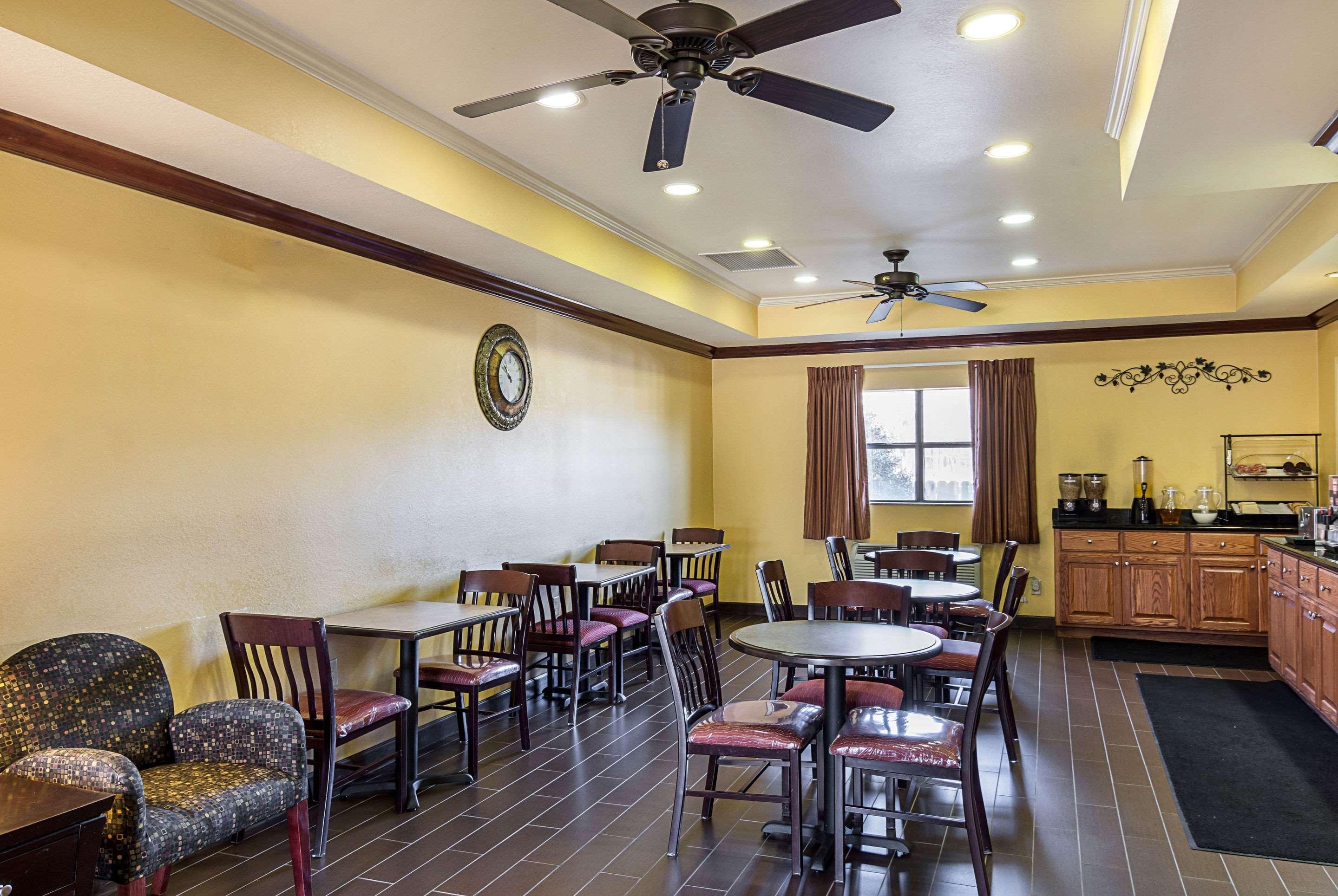 Restaurant Econo Lodge Inn & Suites Little Rock SW