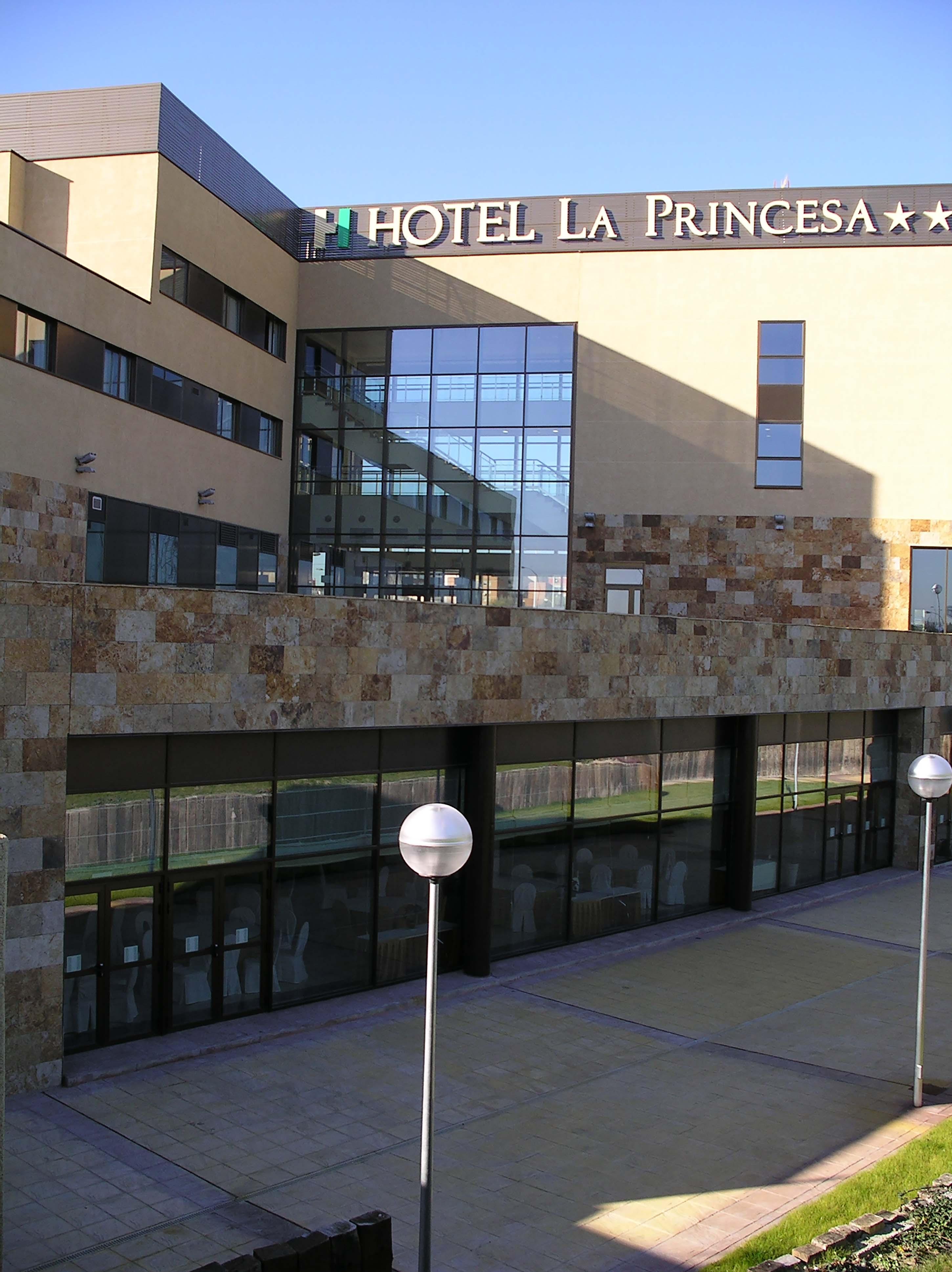 Vista Exterior Hotel La Princesa