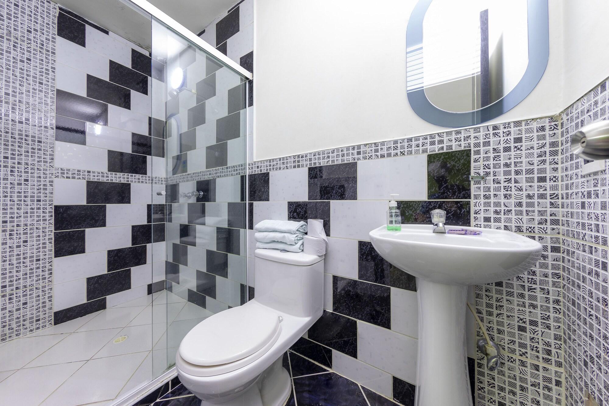 Equipamiento de Habitación Hotel Confort Obelisk