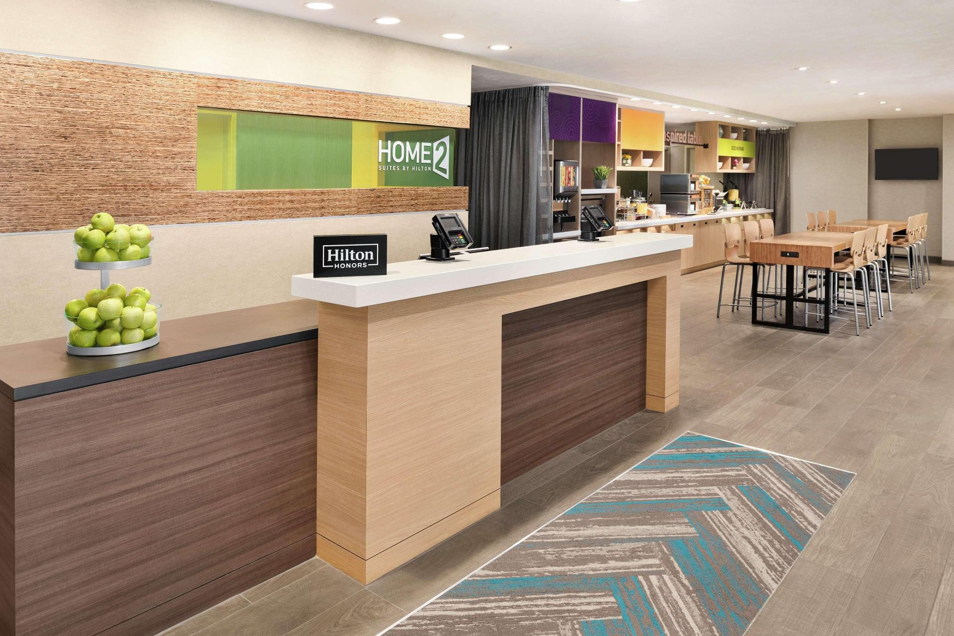 Vista Lobby Home2 Suites by Hilton Bismarck