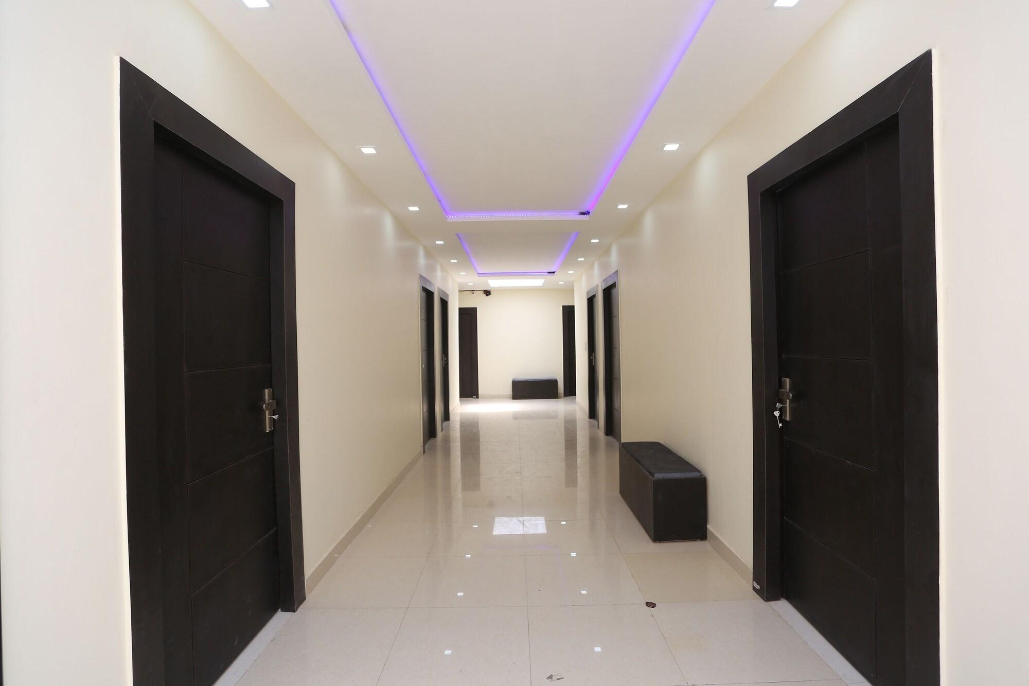 Varios OYO 37381 Hotel The Elite Inn
