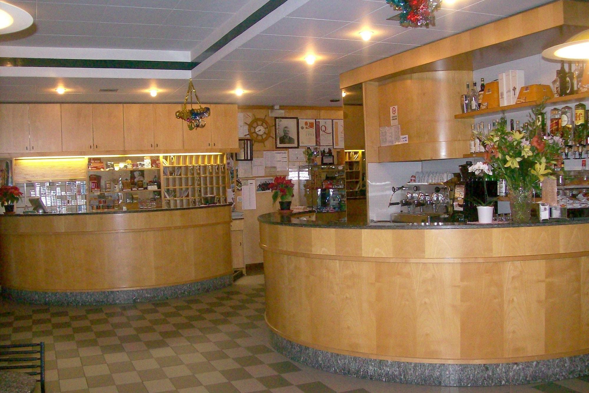 Bar/Salón Hotel Aurora