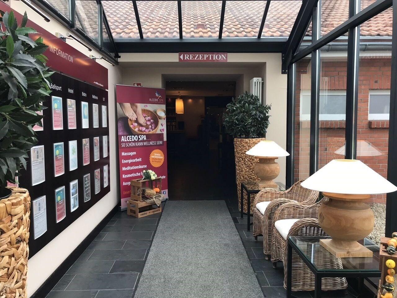 Vista Lobby Alcedo Hotel