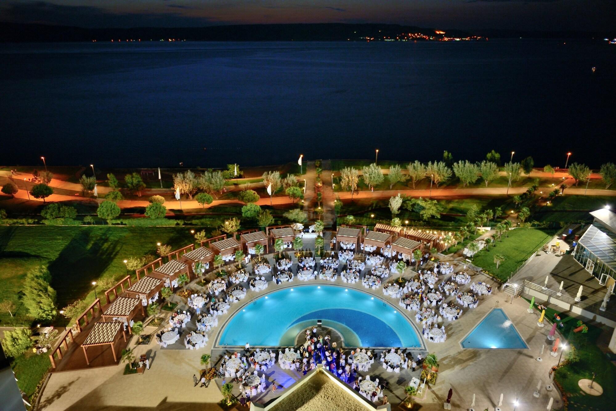 Vista Piscina Kolin Hotel Spa & Convention Center