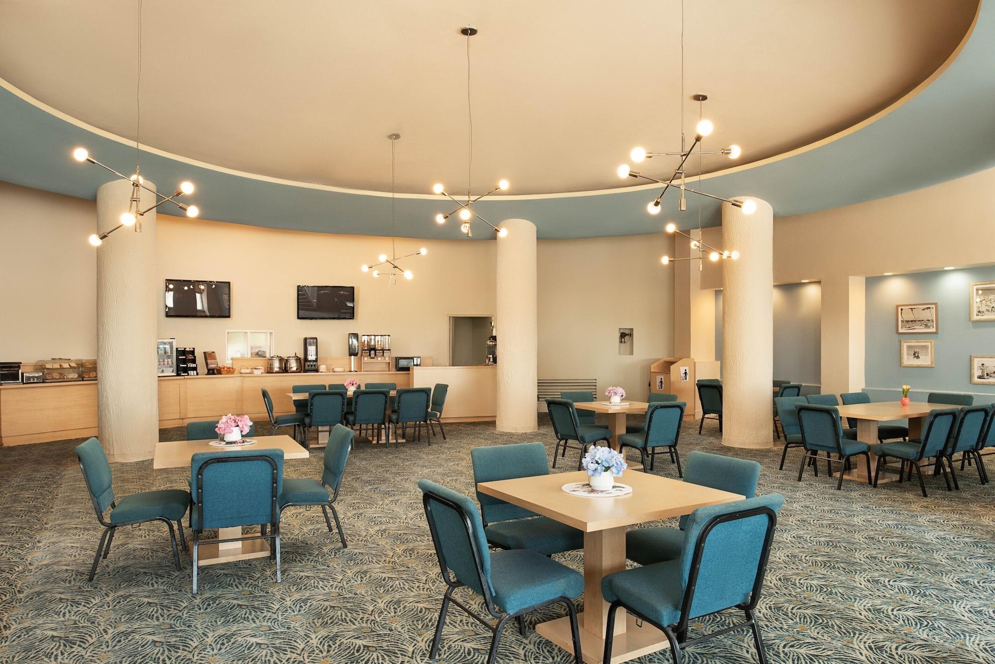 Restaurant Sherry Frontenac Oceanfront Hotel