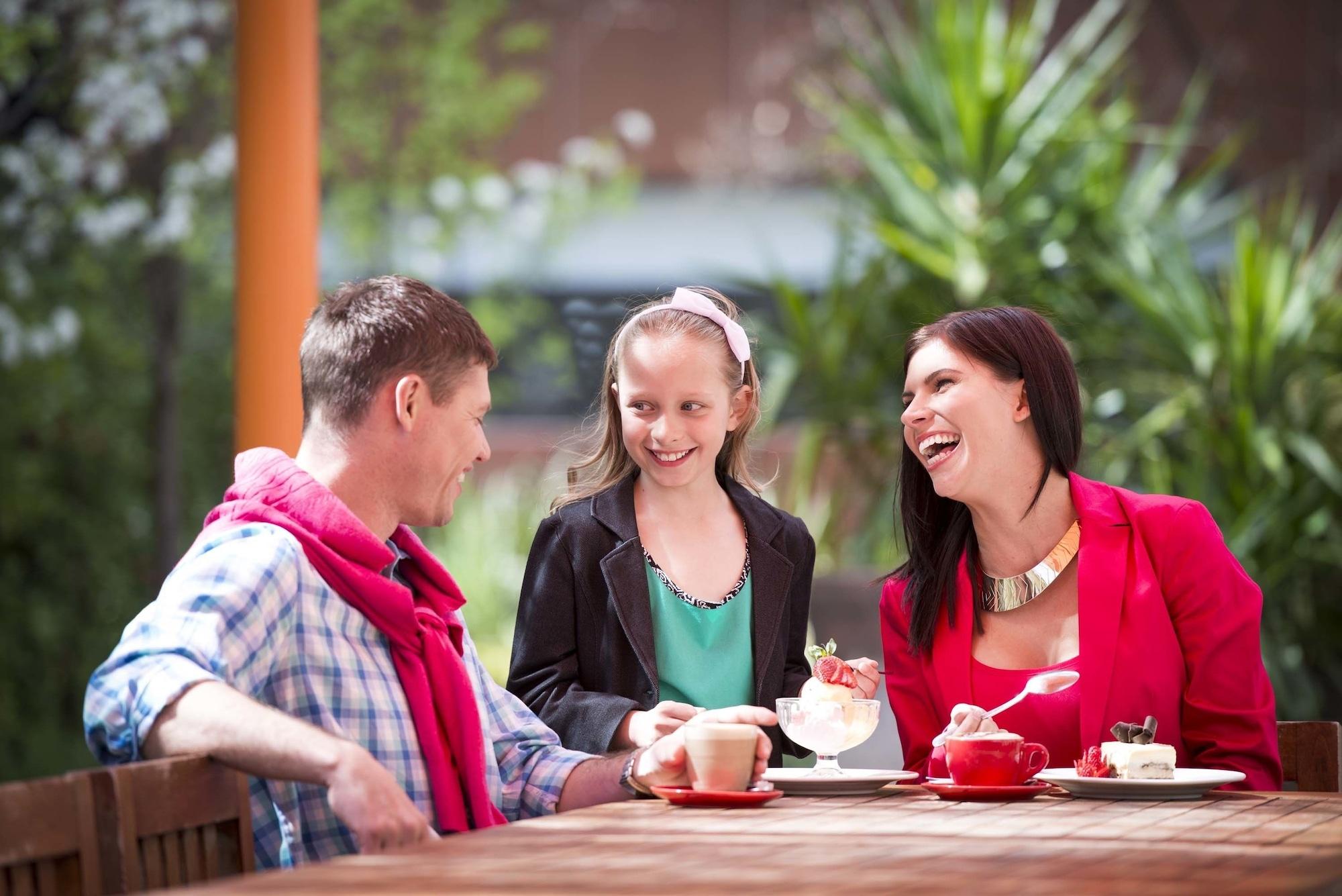 Restaurant Peppers Gallery Hotel Canberra