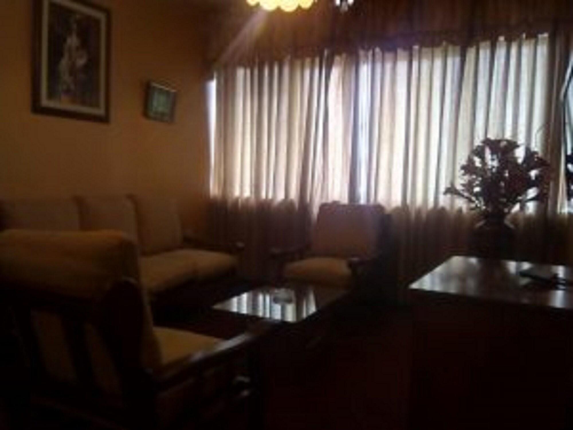 Vista Lobby Hotel Regents