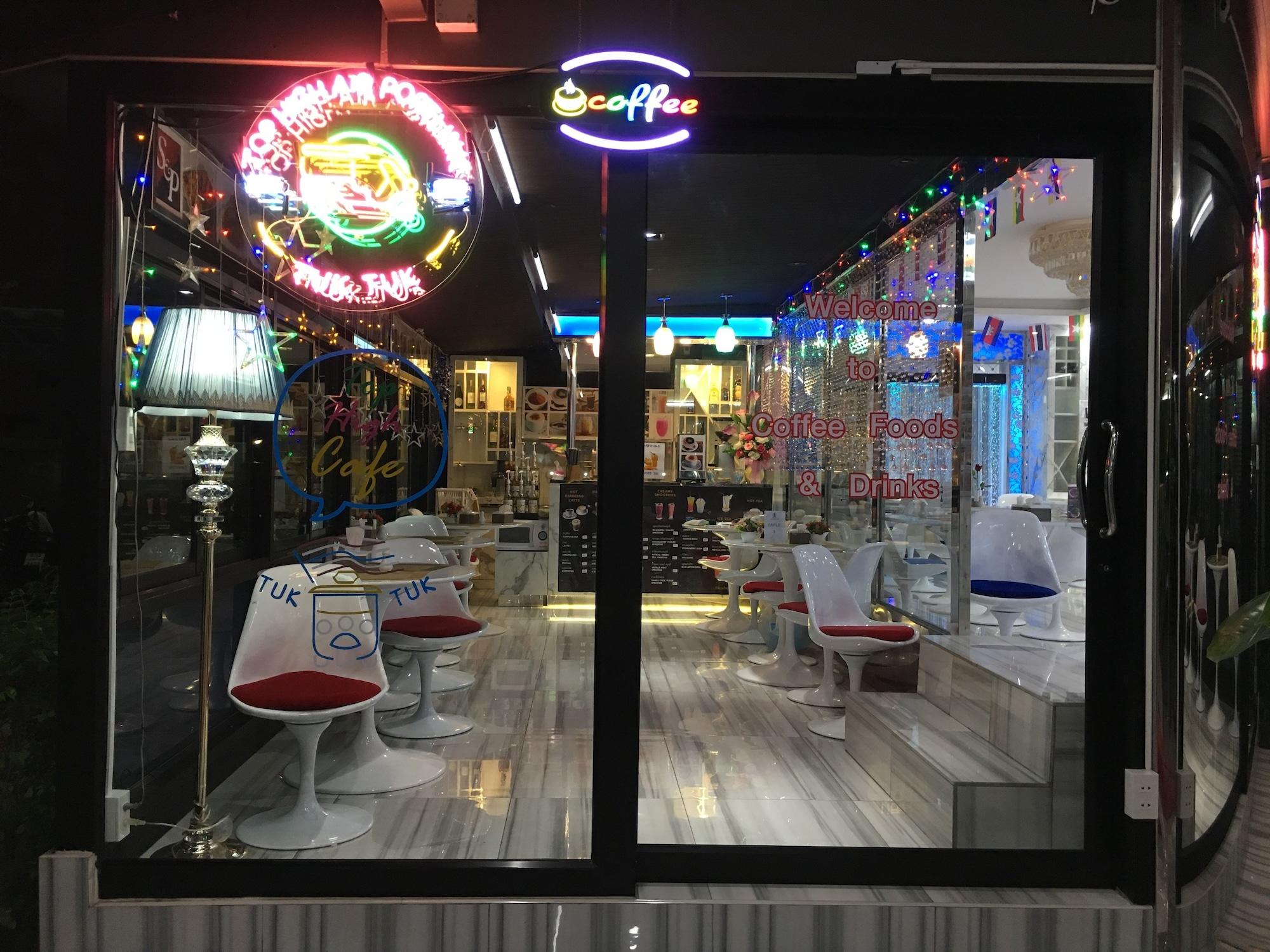 Bar/Salón Top High Airport Link Hotel