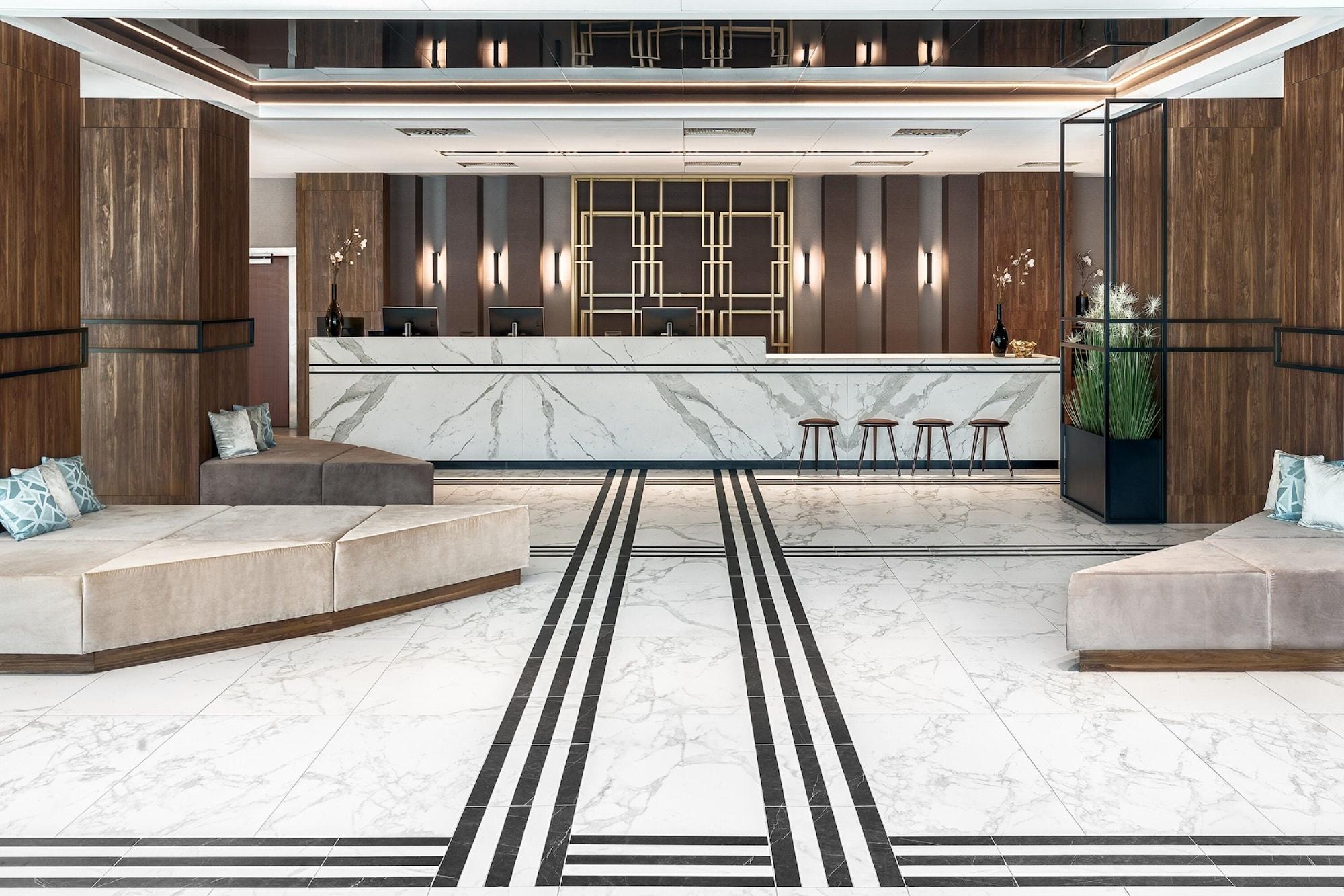 Vista Lobby Metropolo by Golden Tulip